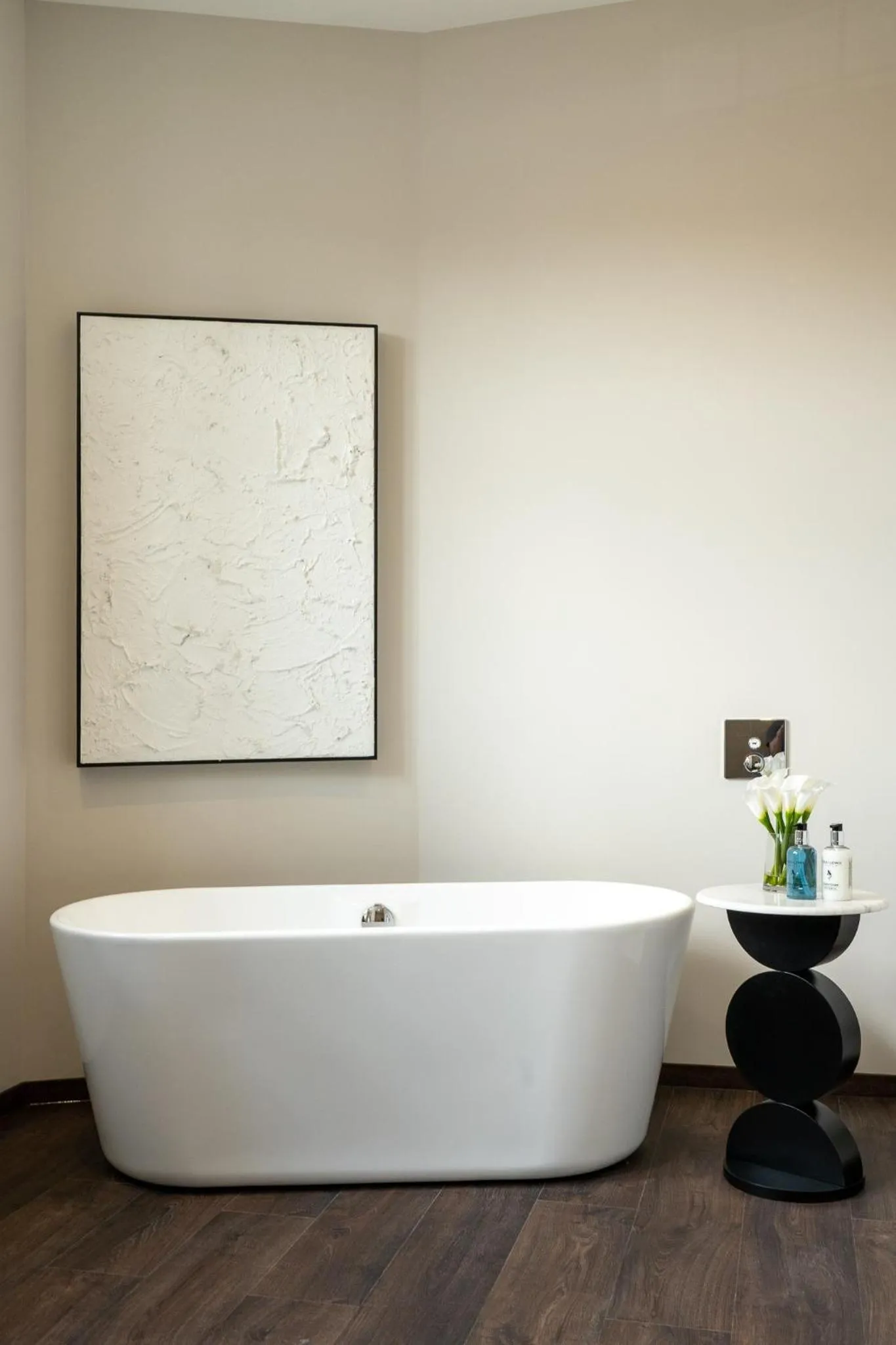 The Halston Carlisle