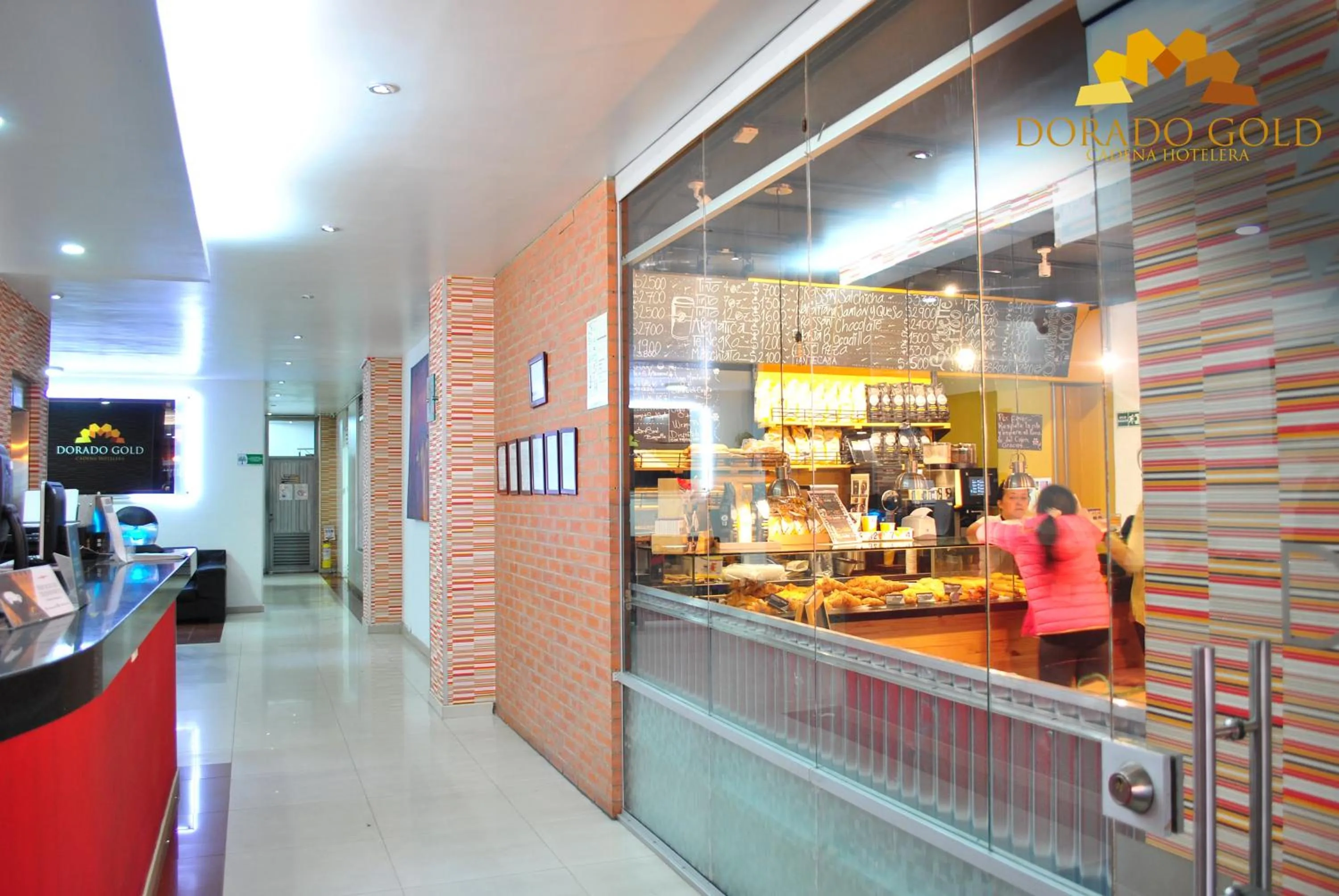 People in Hotel Dorado Gold