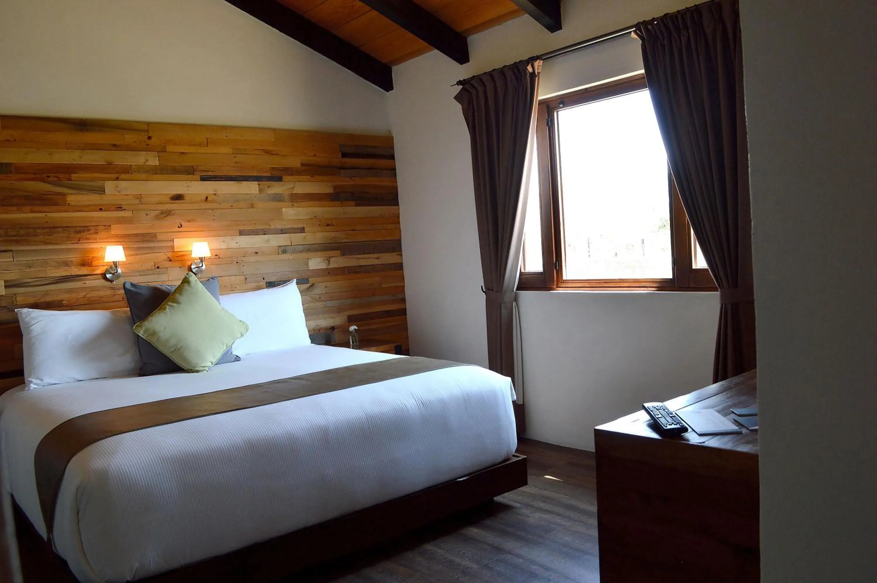 Photo of the whole room, Bed in Hacienda Los Picachos