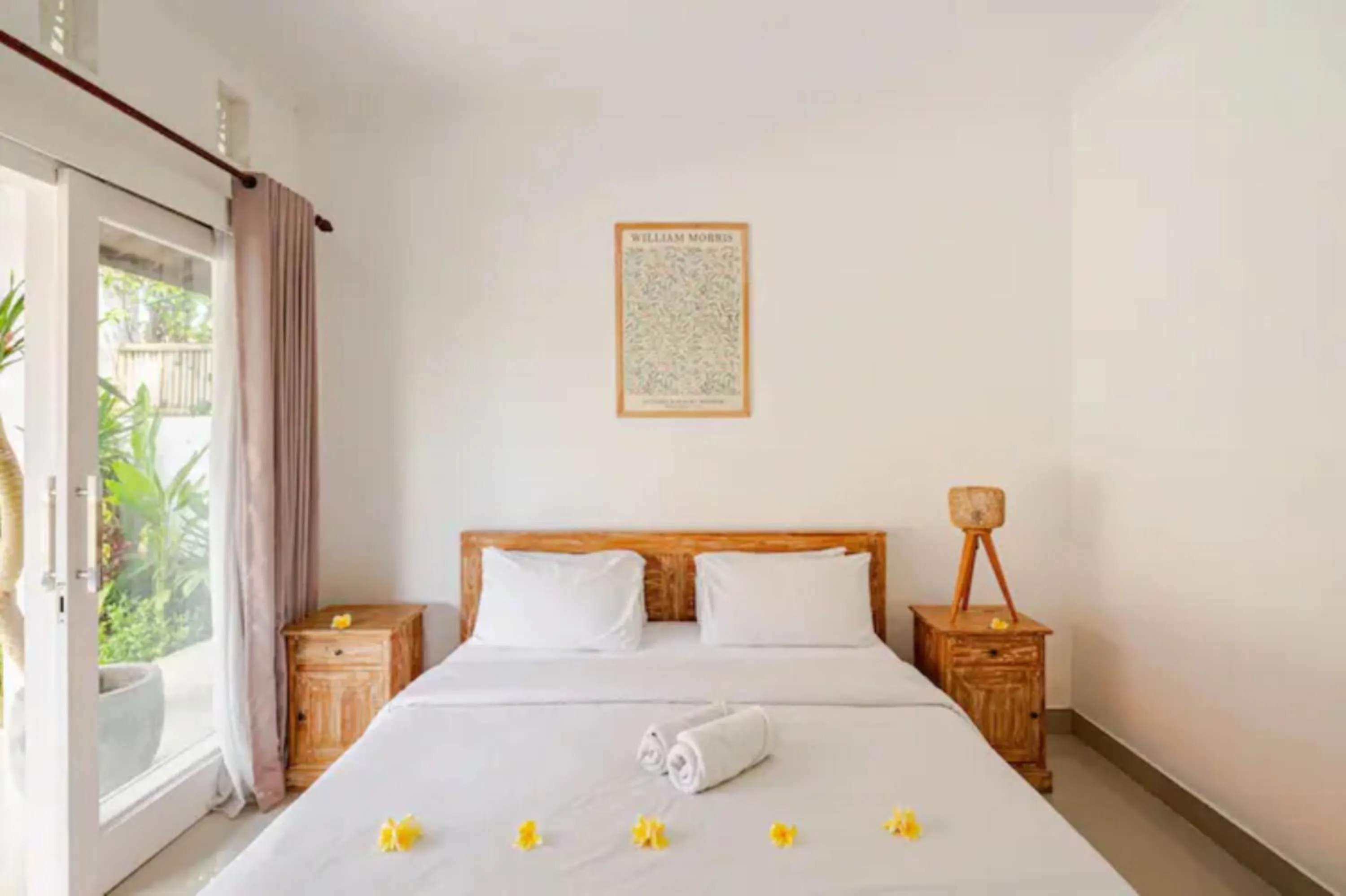 Bedroom, Bed in Idyll House