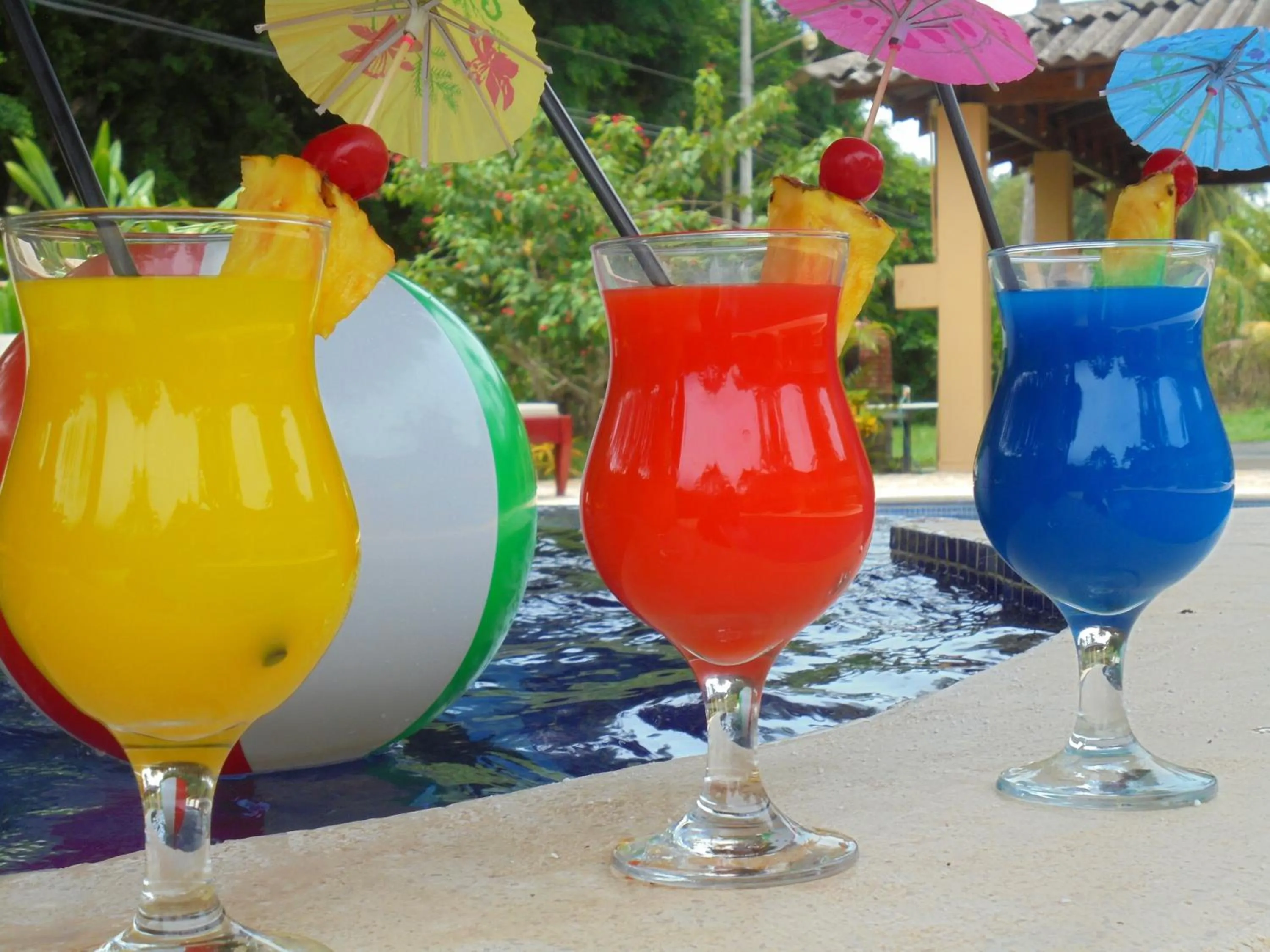 Swimming pool in Hotel Delfin Playa Bejuco