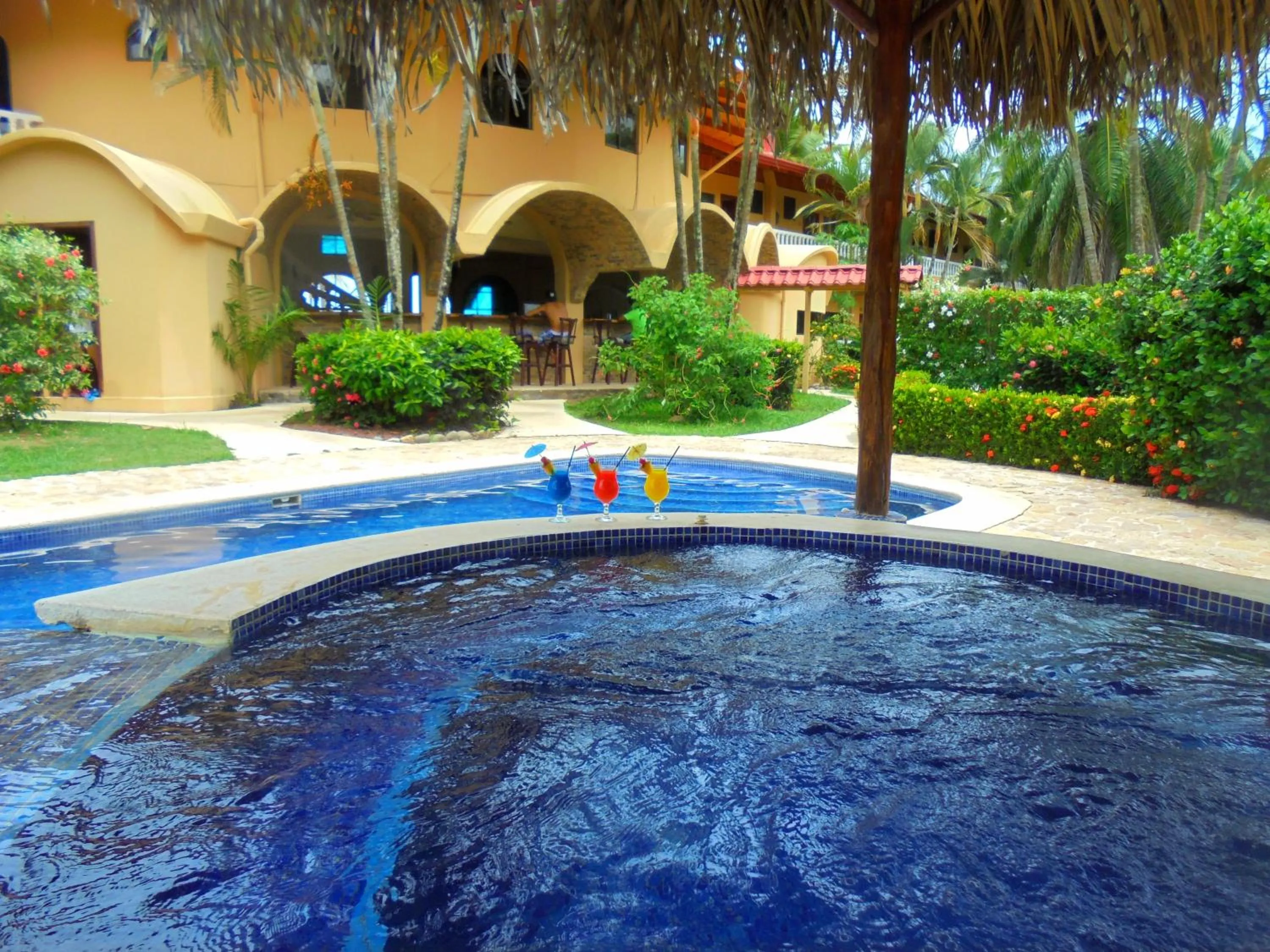 Swimming pool in Hotel Delfin Playa Bejuco