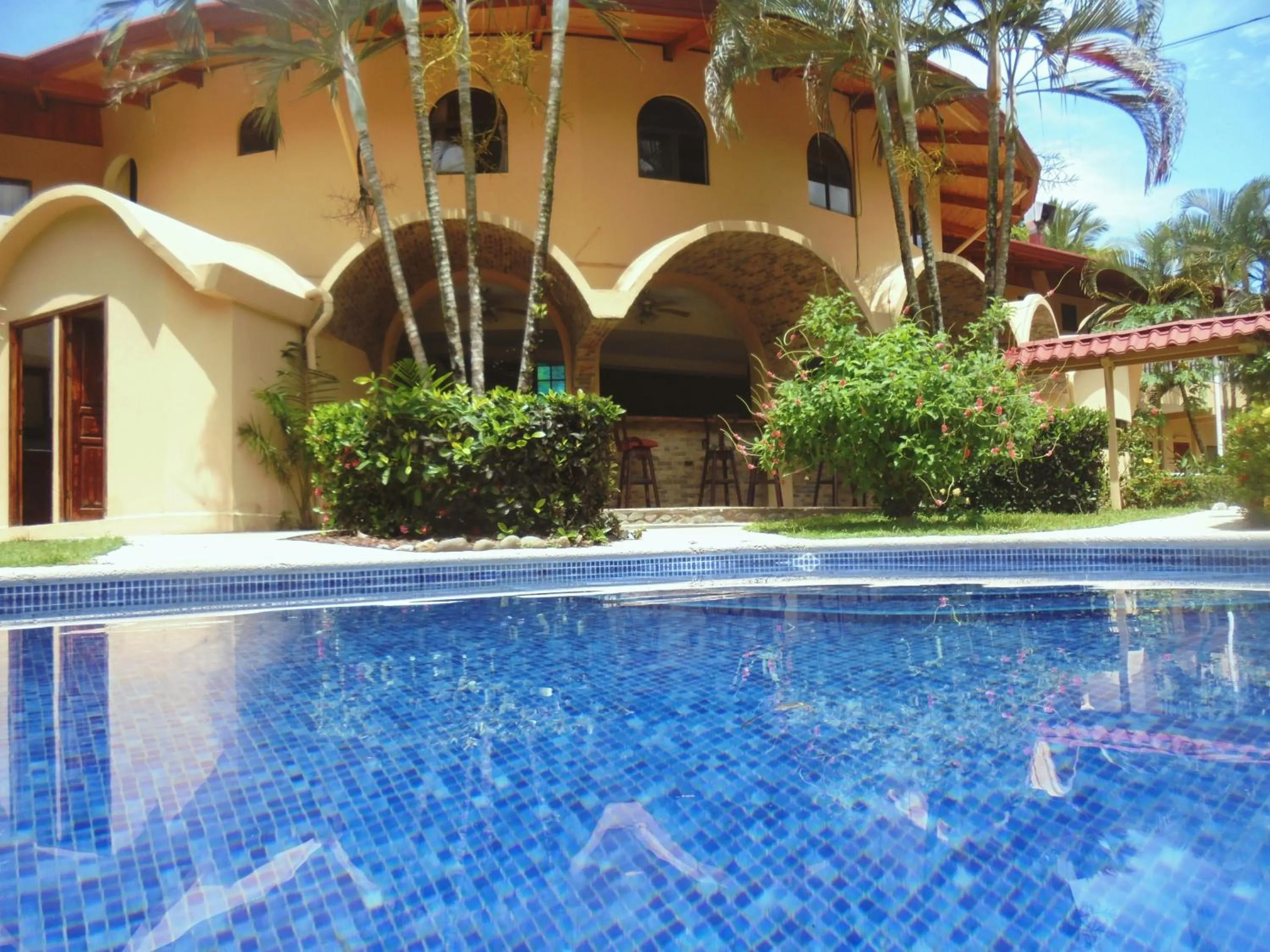 Lounge or bar in Hotel Delfin Playa Bejuco