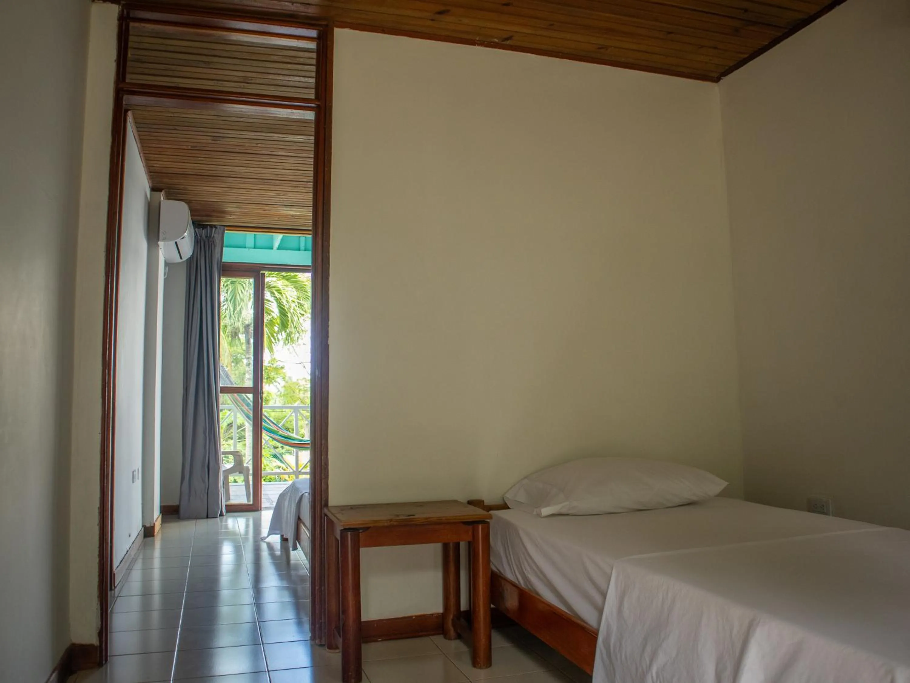 Bed in South West Bay Cabañas