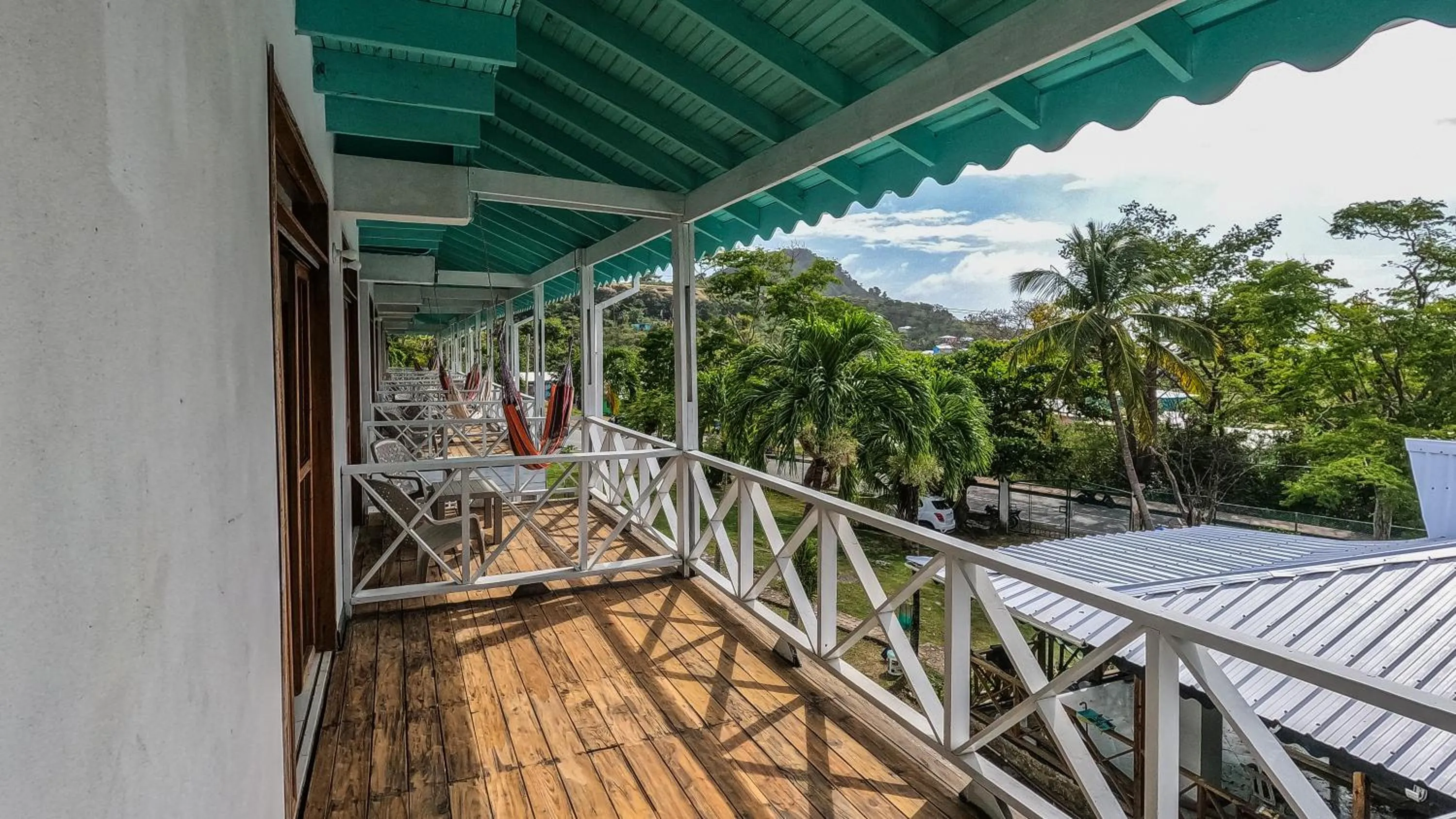 Day in South West Bay Cabañas