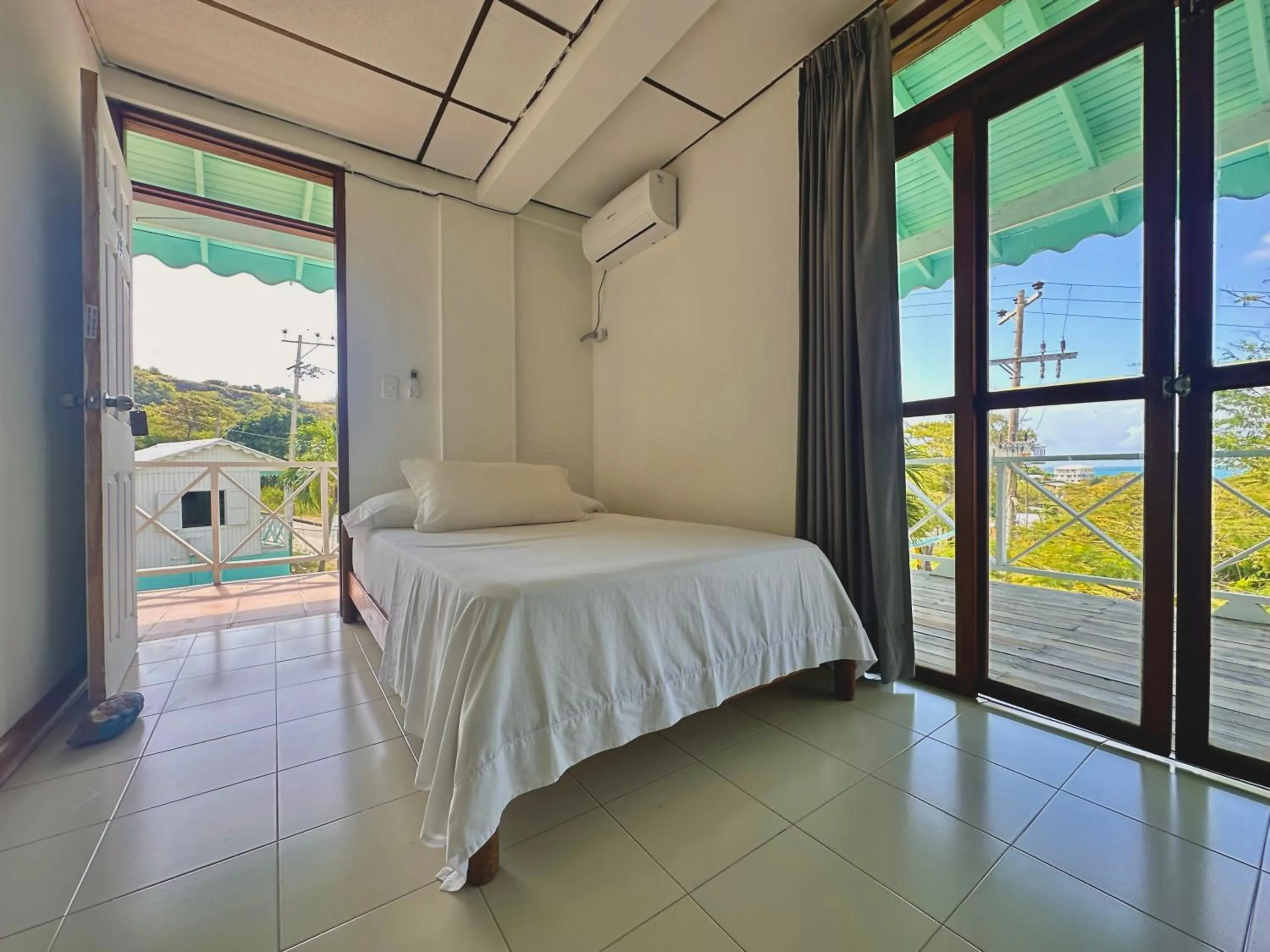 Bed in South West Bay Cabañas