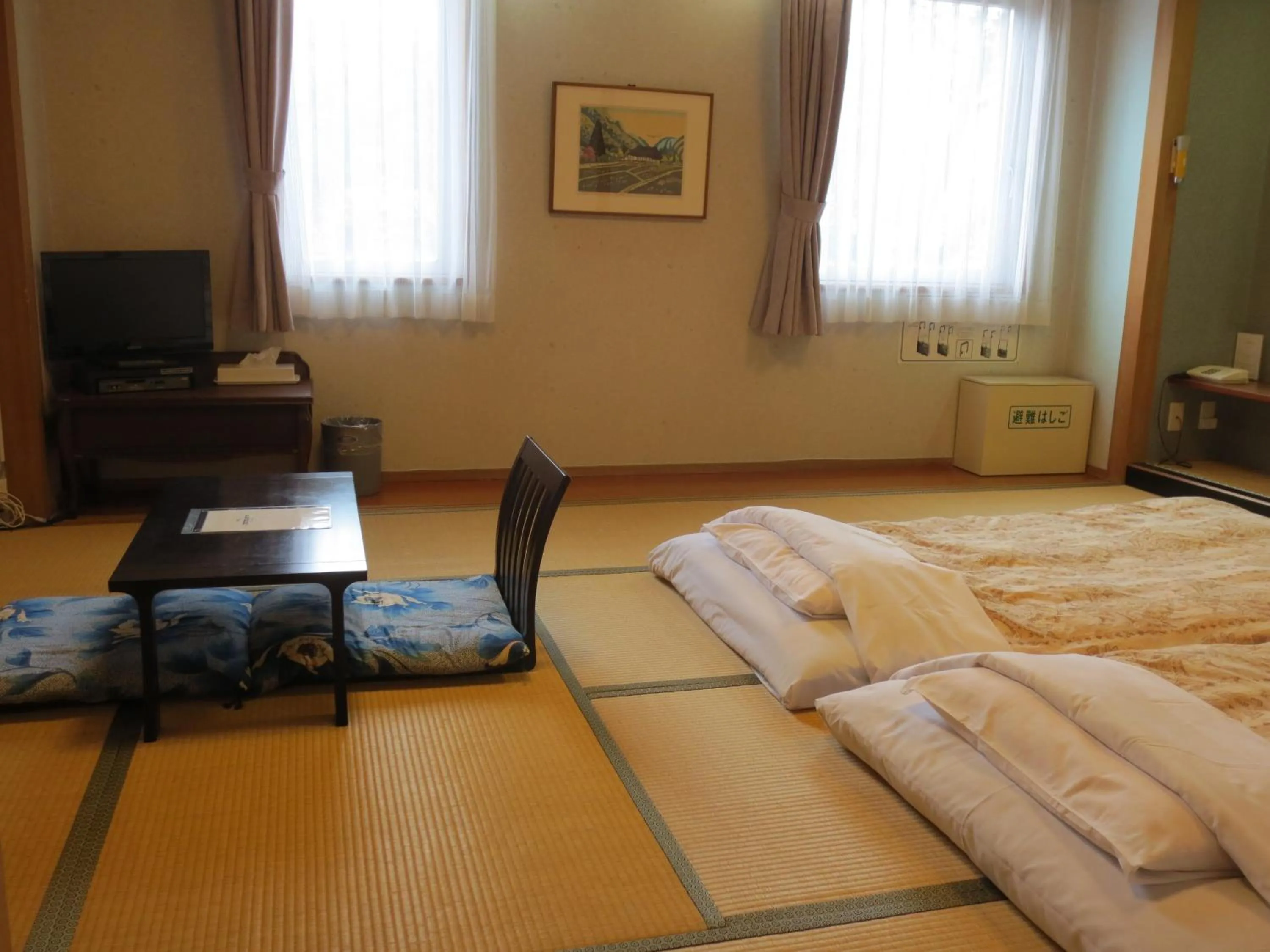 Other, Bed in Hotel Heart Inn