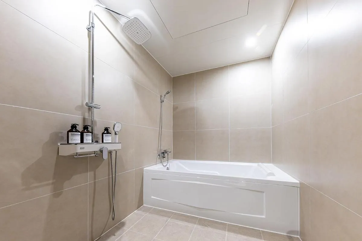 Toilet in Hotel Yaja Masan Odong Branch