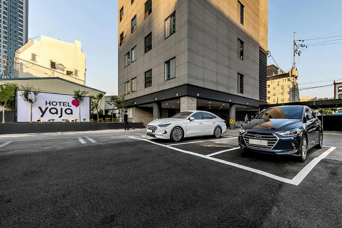 Parking in Hotel Yaja Masan Odong Branch