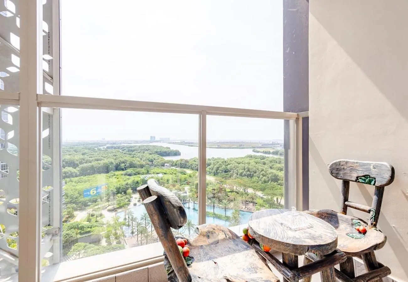 Balcony/Terrace in Comfort and Luxury Private Room at Goldcoast PIK