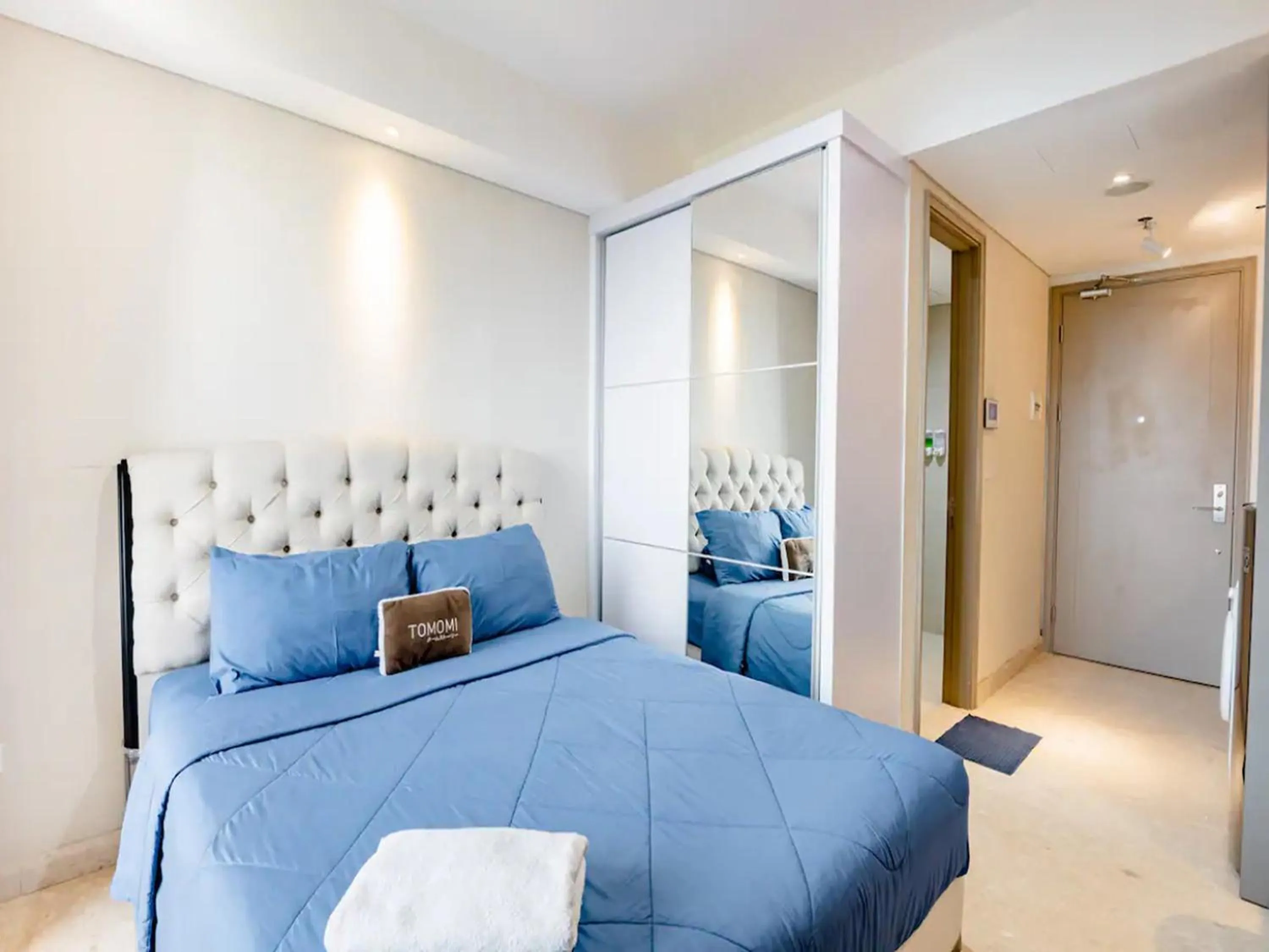 Bed in Comfort and Luxury Private Room at Goldcoast PIK