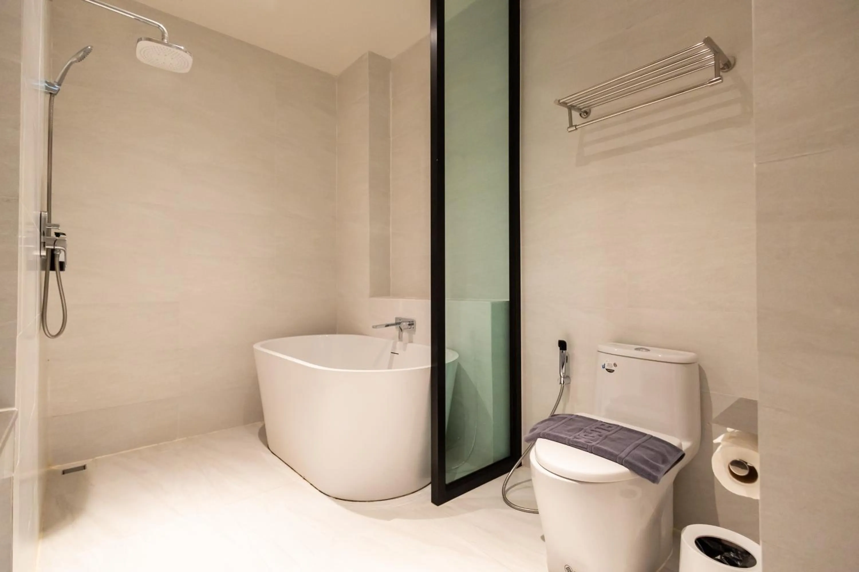 Shower in GOOD Nakhonsawan Hotel