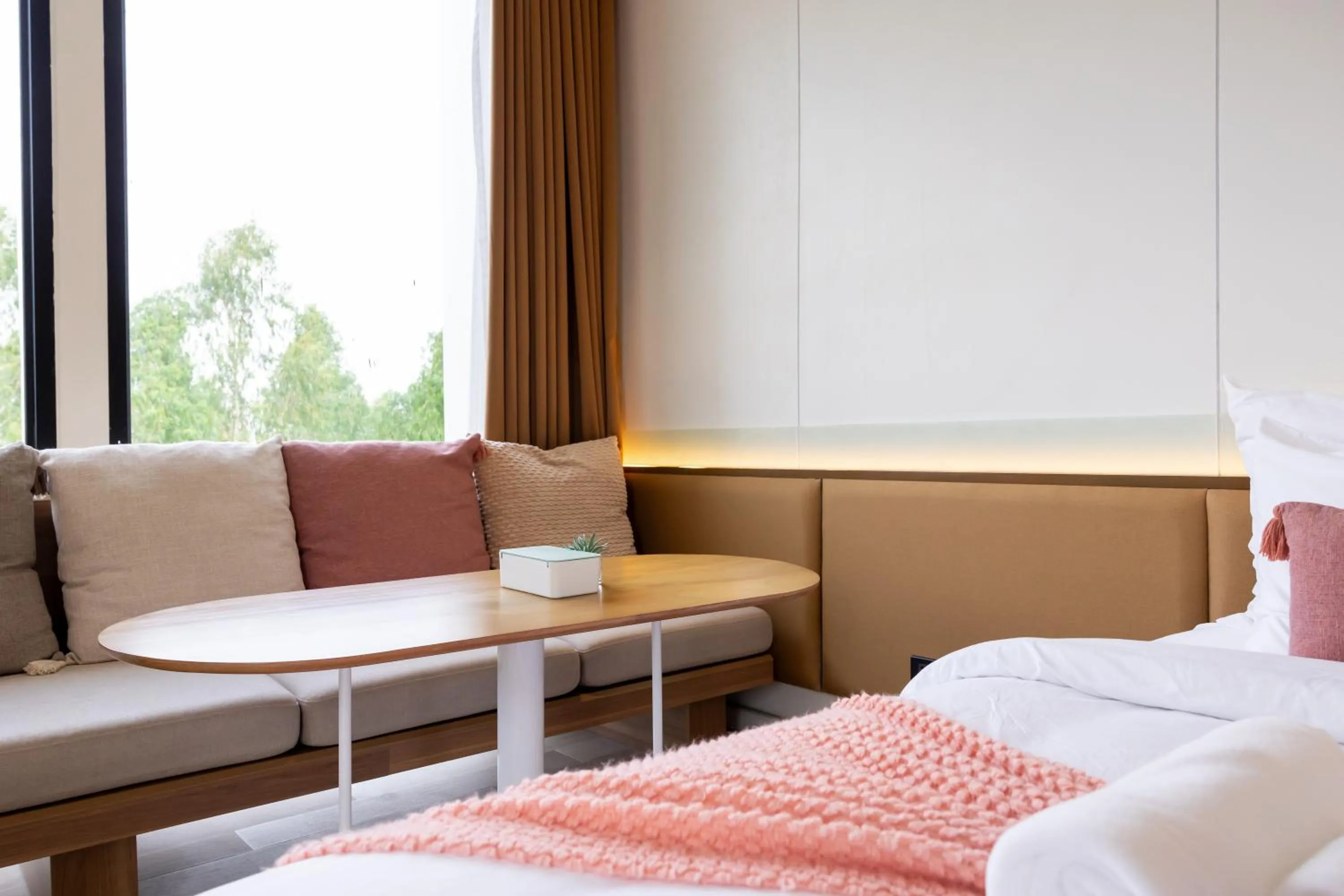 Seating area, Bed in GOOD Nakhonsawan Hotel