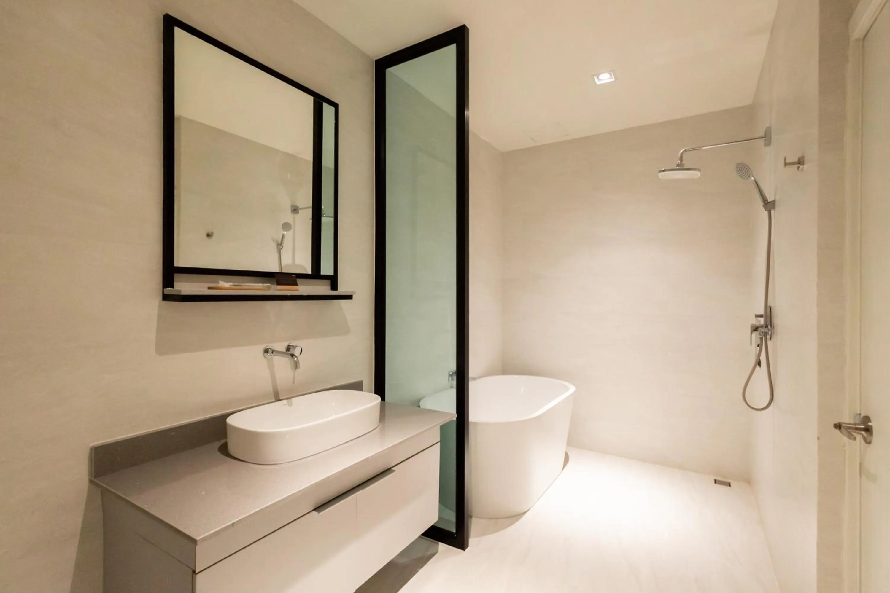 Shower in GOOD Nakhonsawan Hotel