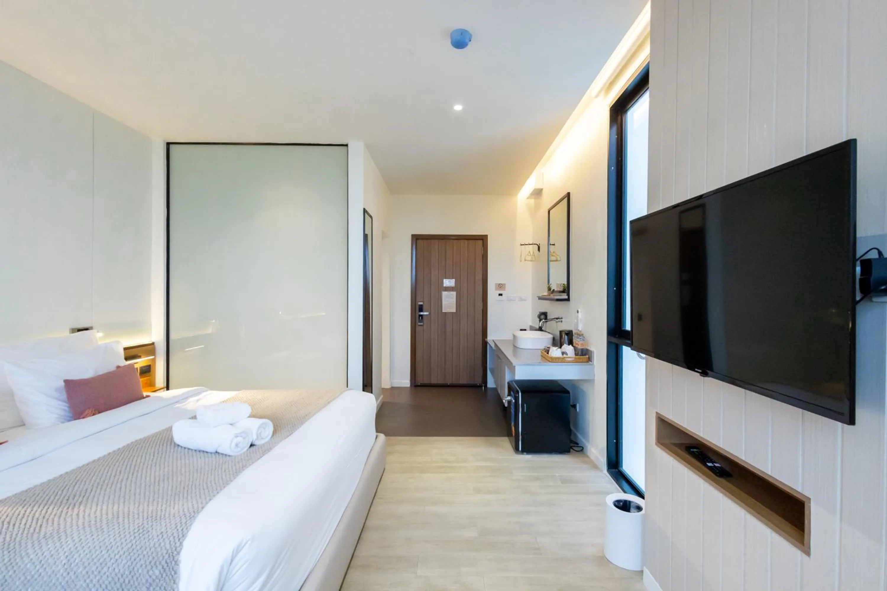 TV and multimedia, Bed in GOOD Nakhonsawan Hotel