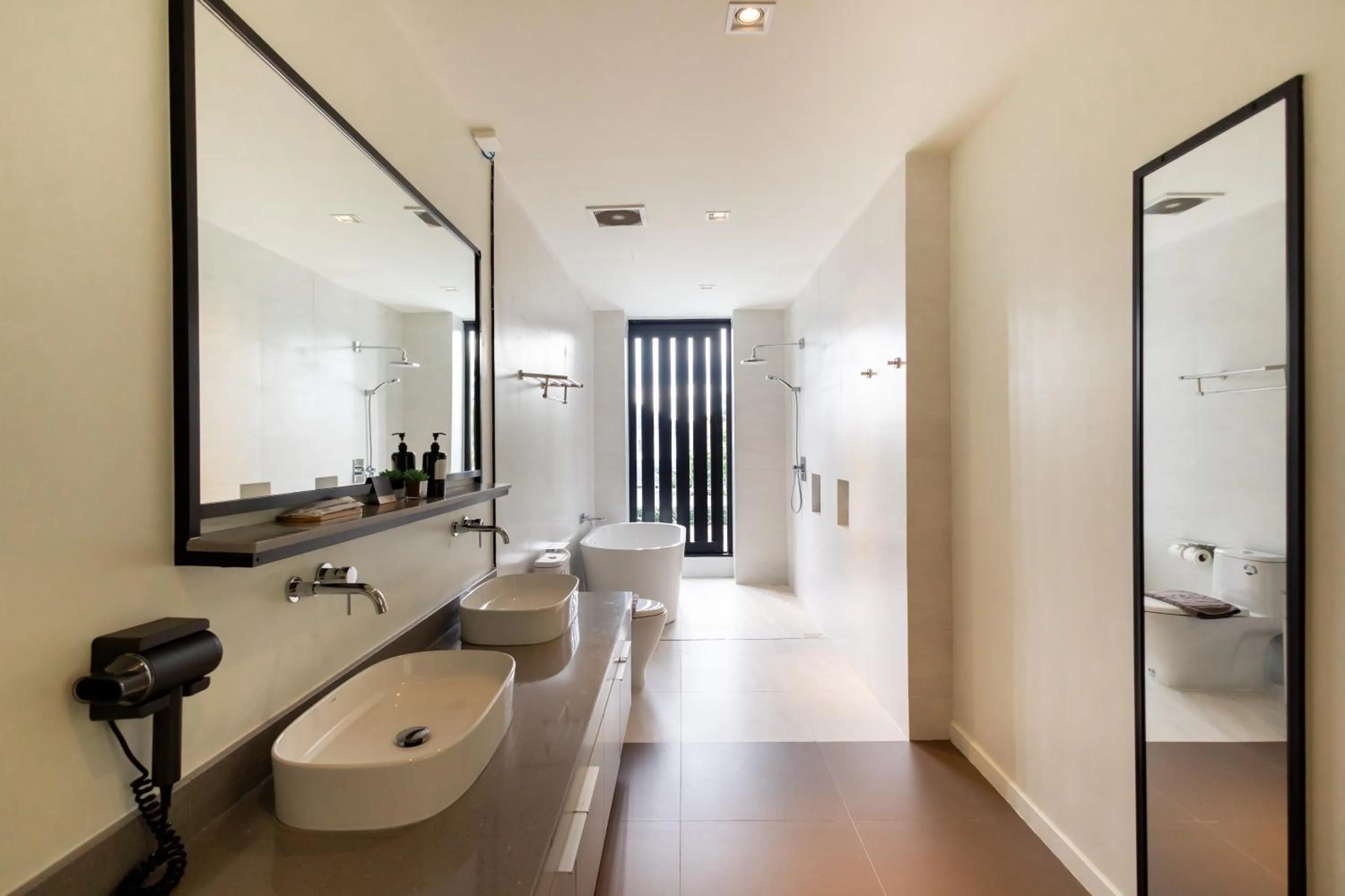 Shower in GOOD Nakhonsawan Hotel