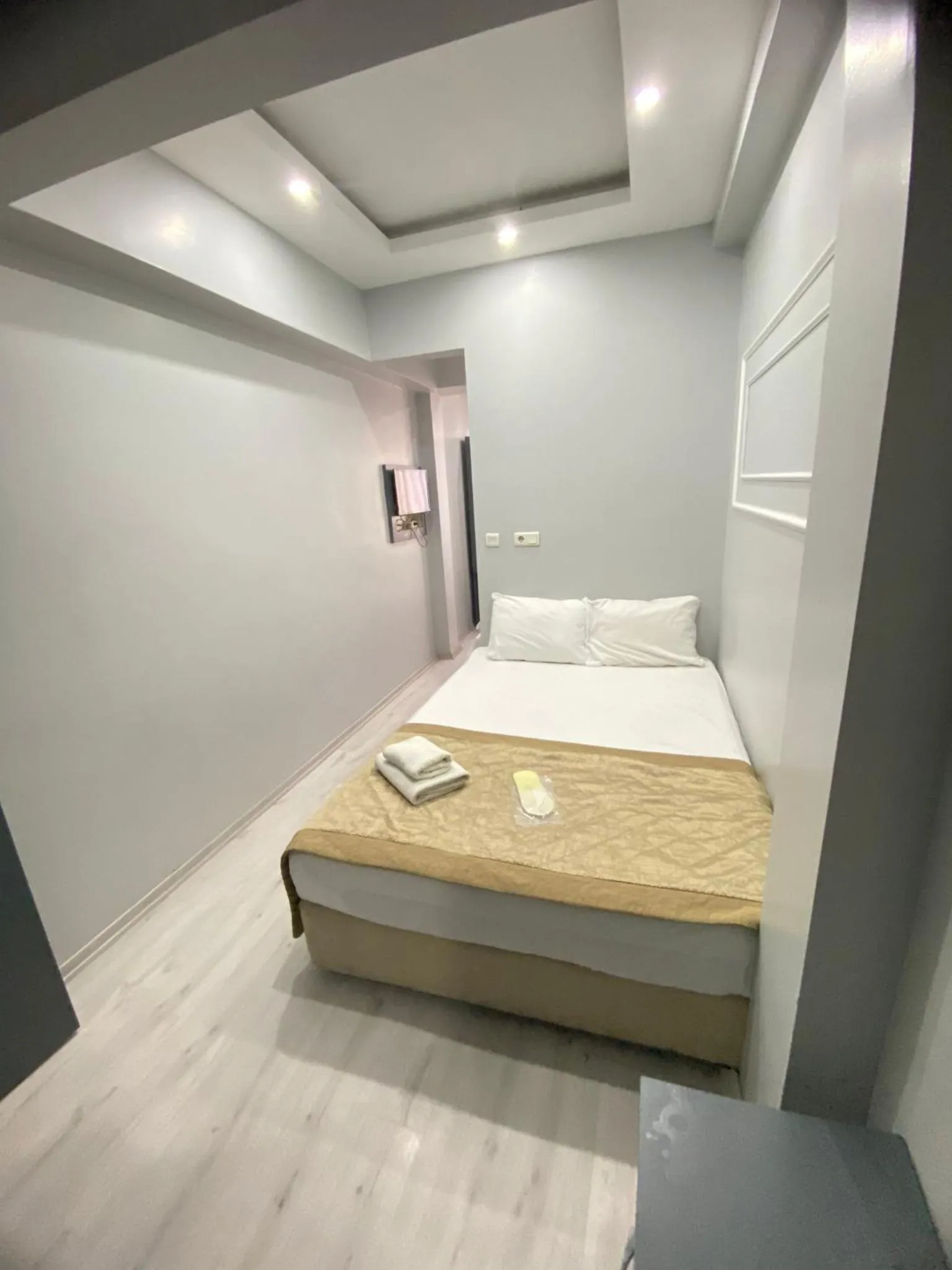 Photo of the whole room, Bed in Abam Hotel