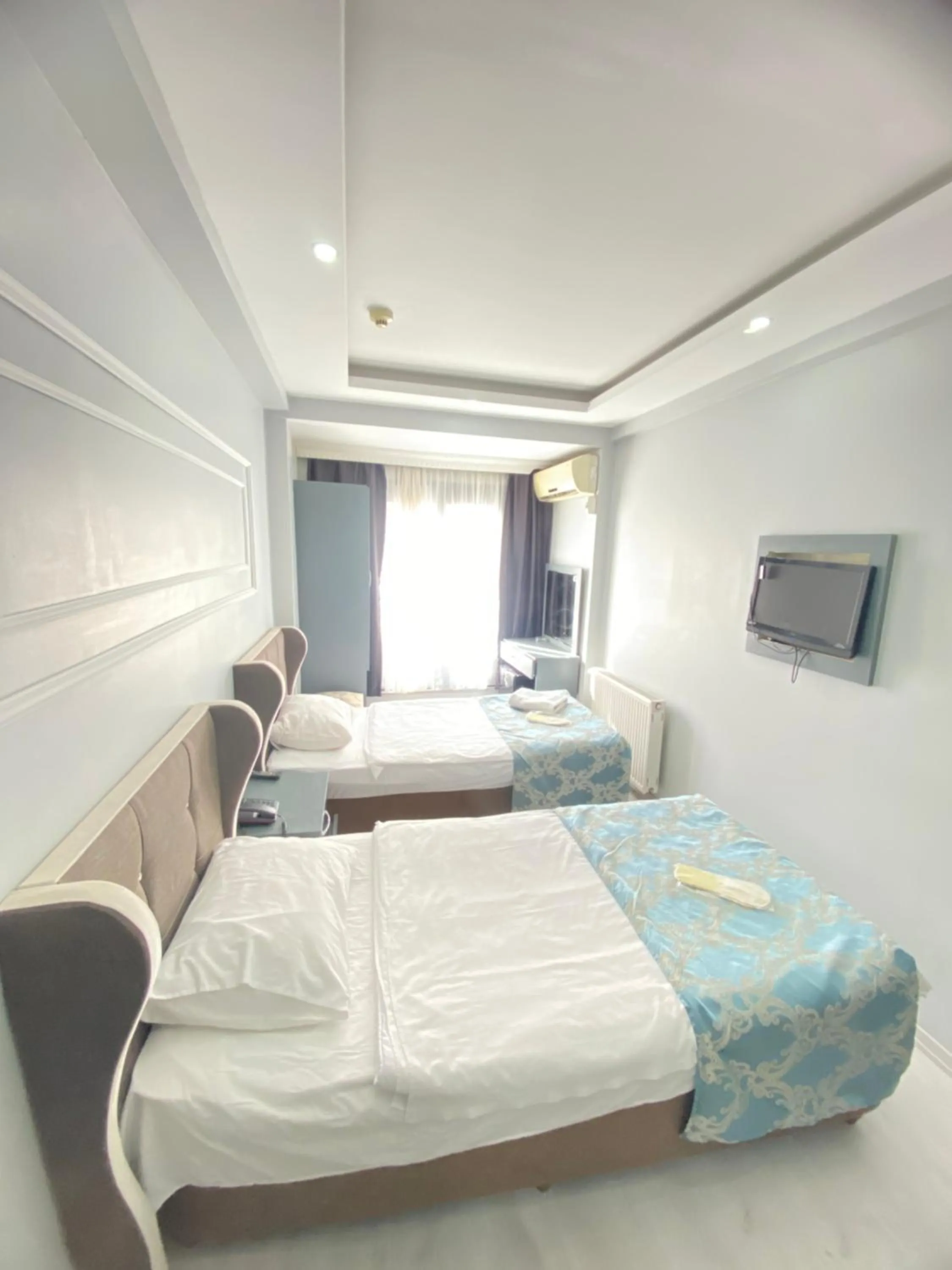 Photo of the whole room, Bed in Abam Hotel