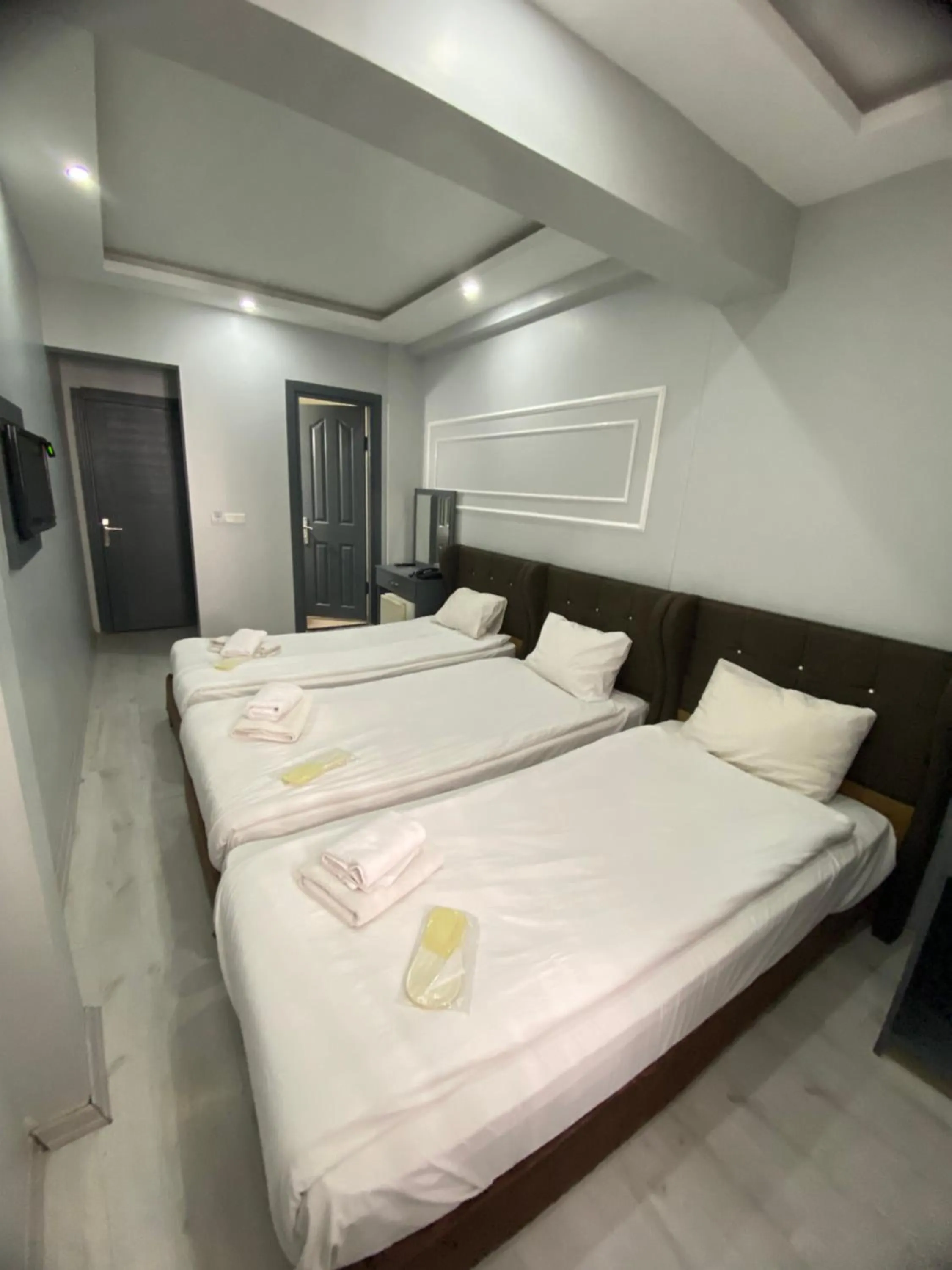 Photo of the whole room, Bed in Abam Hotel