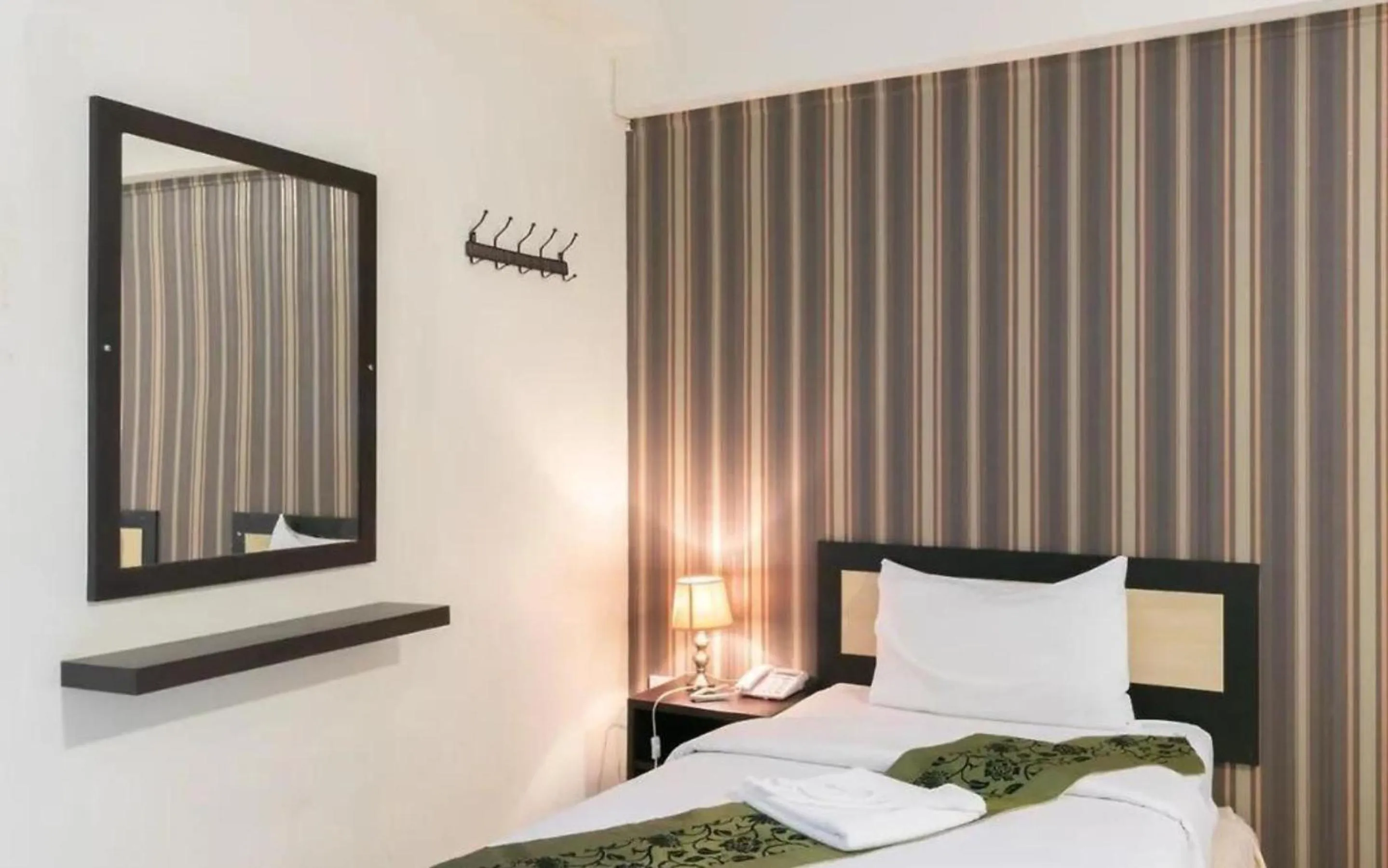 Bed in B9 Airport Resident