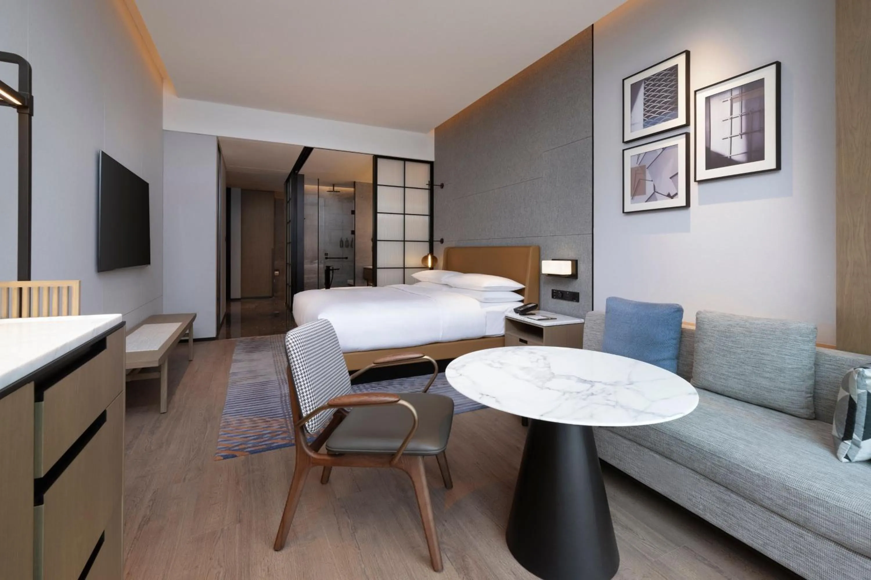 Photo of the whole room, Bed in Sheraton Taiyuan