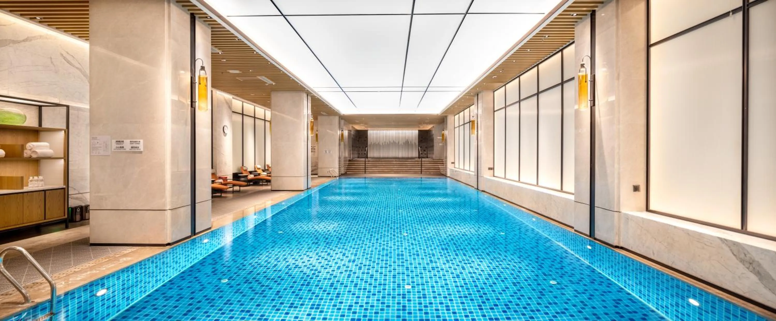 Swimming pool in Sheraton Taiyuan