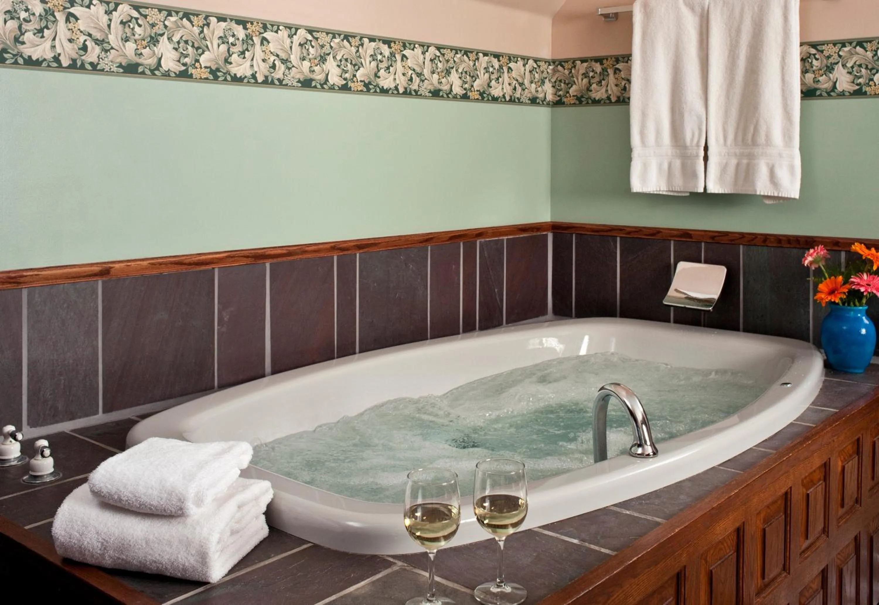 Bathroom in Old Rittenhouse Inn