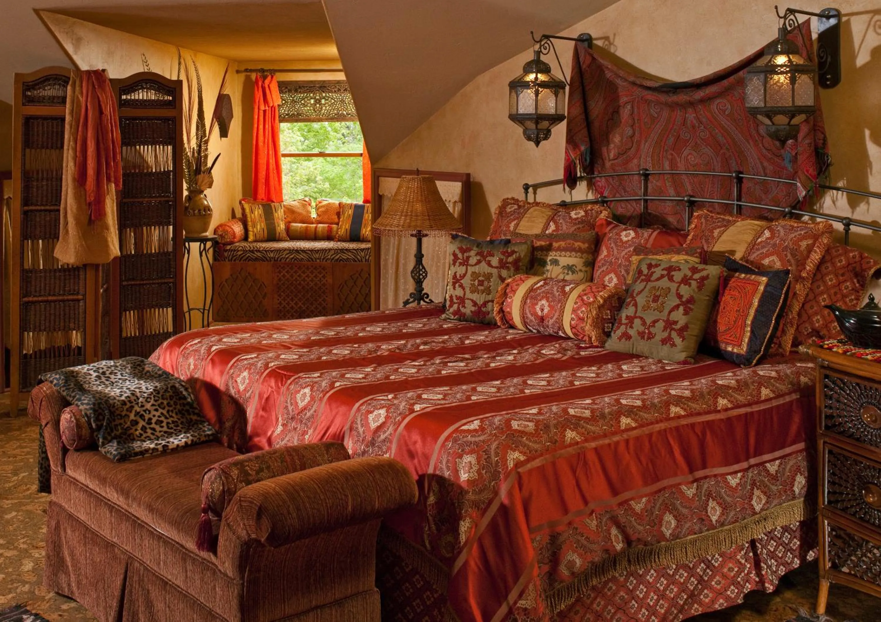 Bedroom in Old Rittenhouse Inn