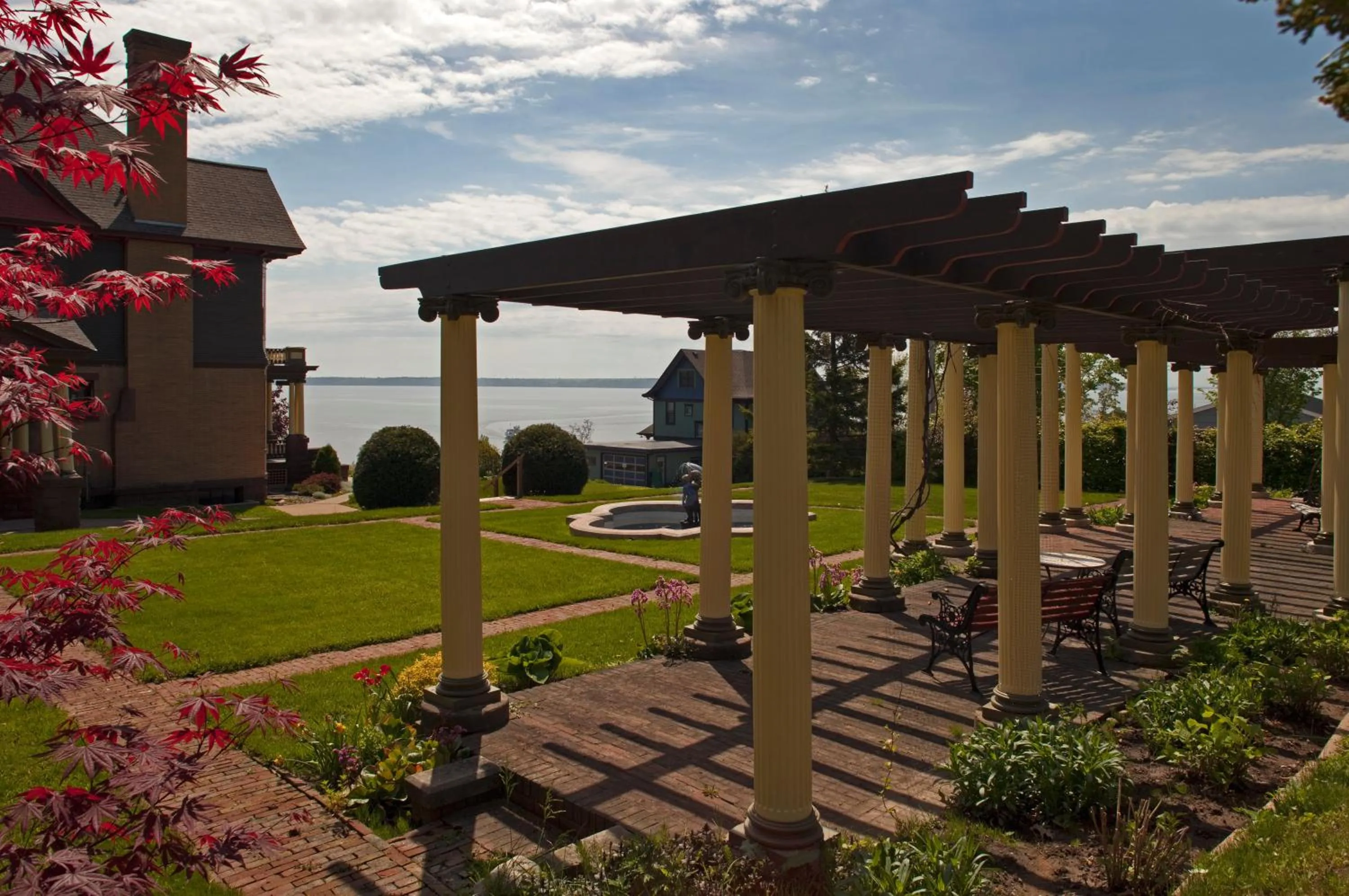 Property building in Old Rittenhouse Inn