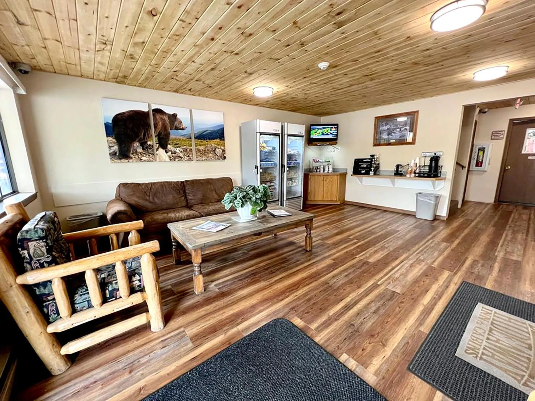 Lobby or reception in Beartooth Hideaway Inn & Cabins