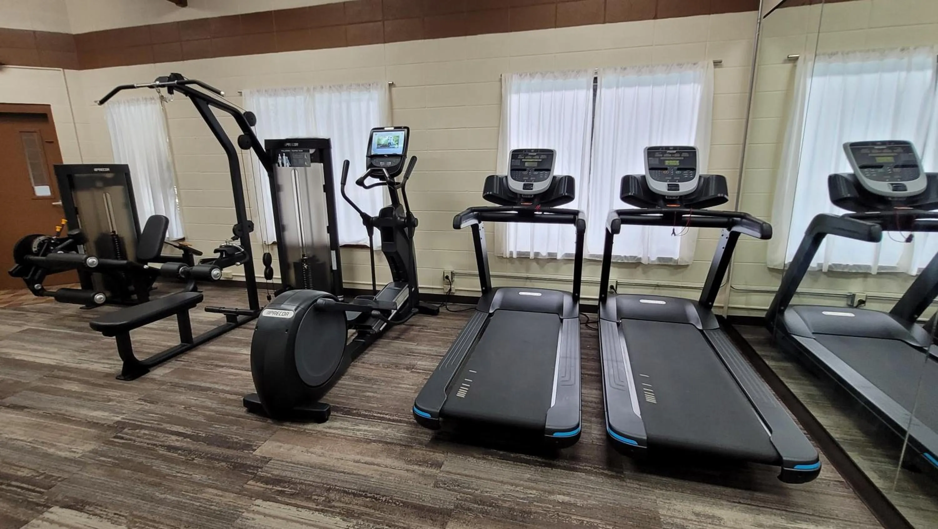 Fitness centre/facilities in Beartooth Hideaway Inn & Cabins