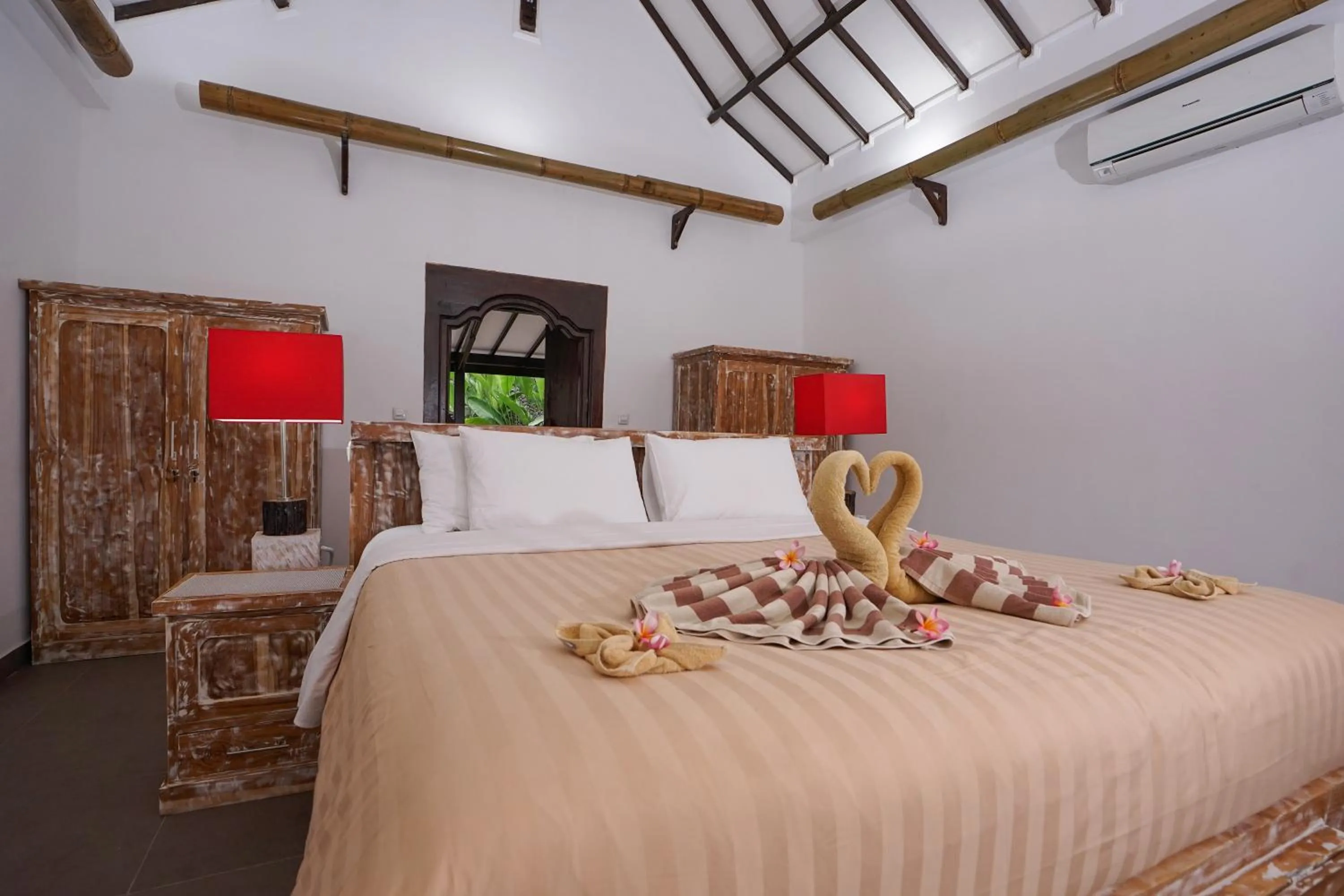 Bed in Rinjani Lodge