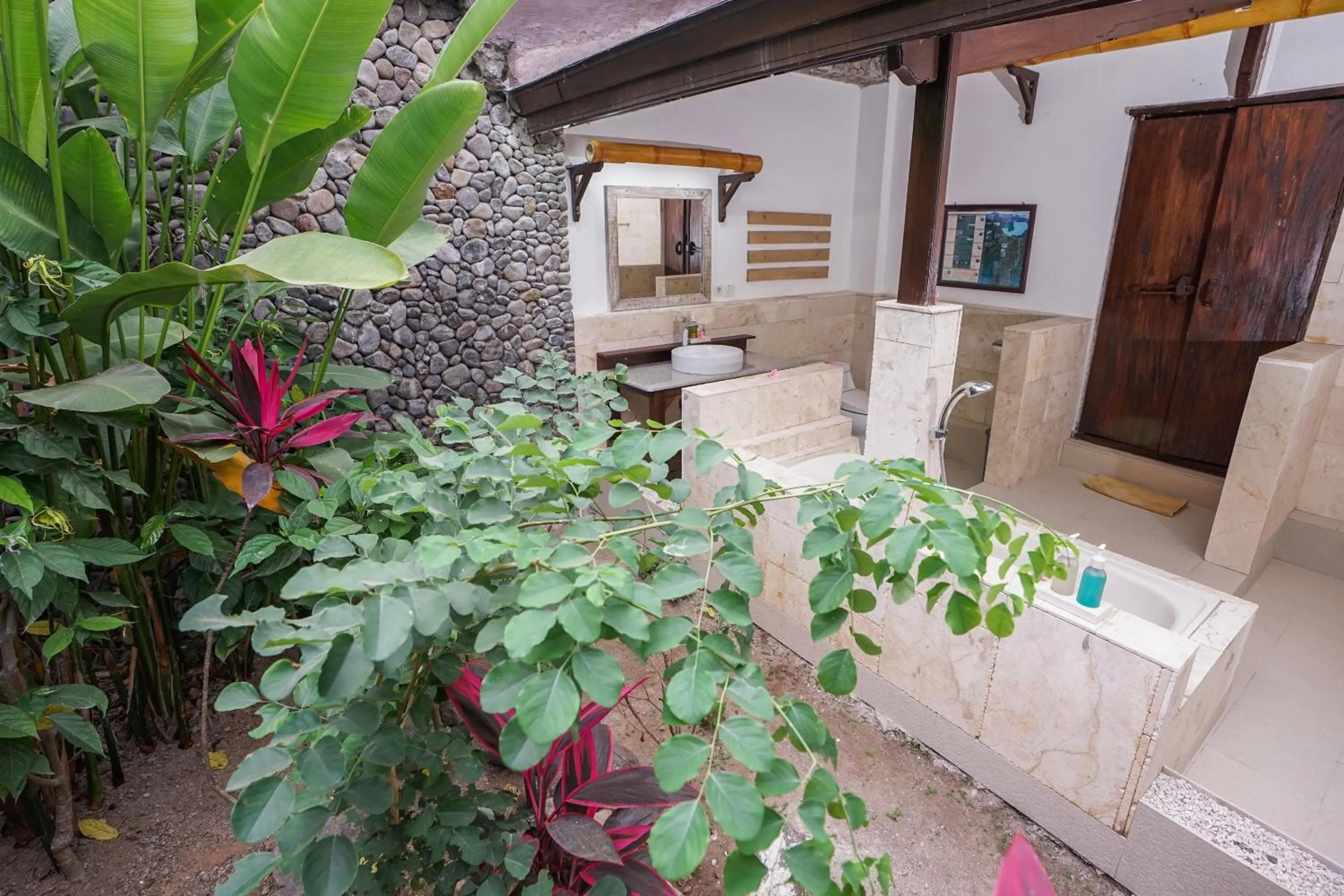 Facade/entrance in Rinjani Lodge