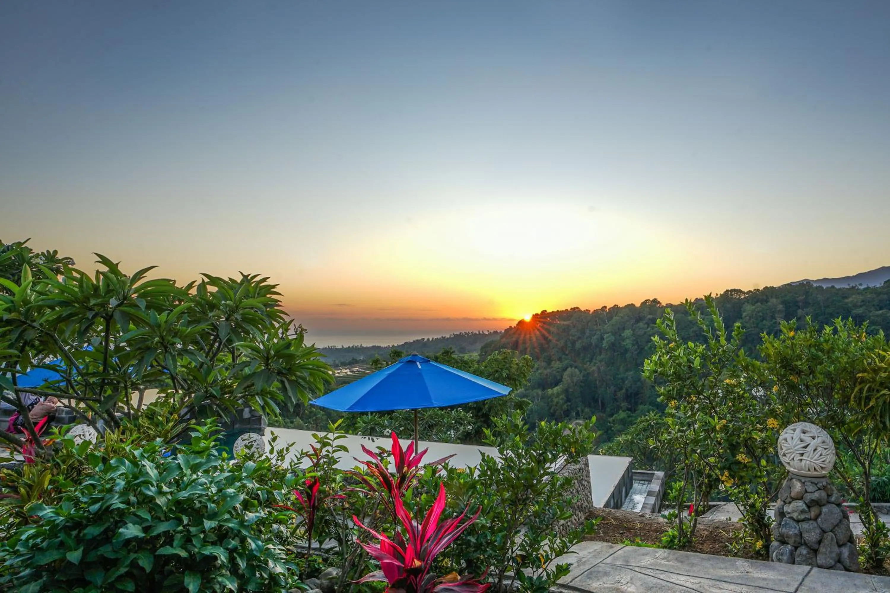 Sunrise in Rinjani Lodge