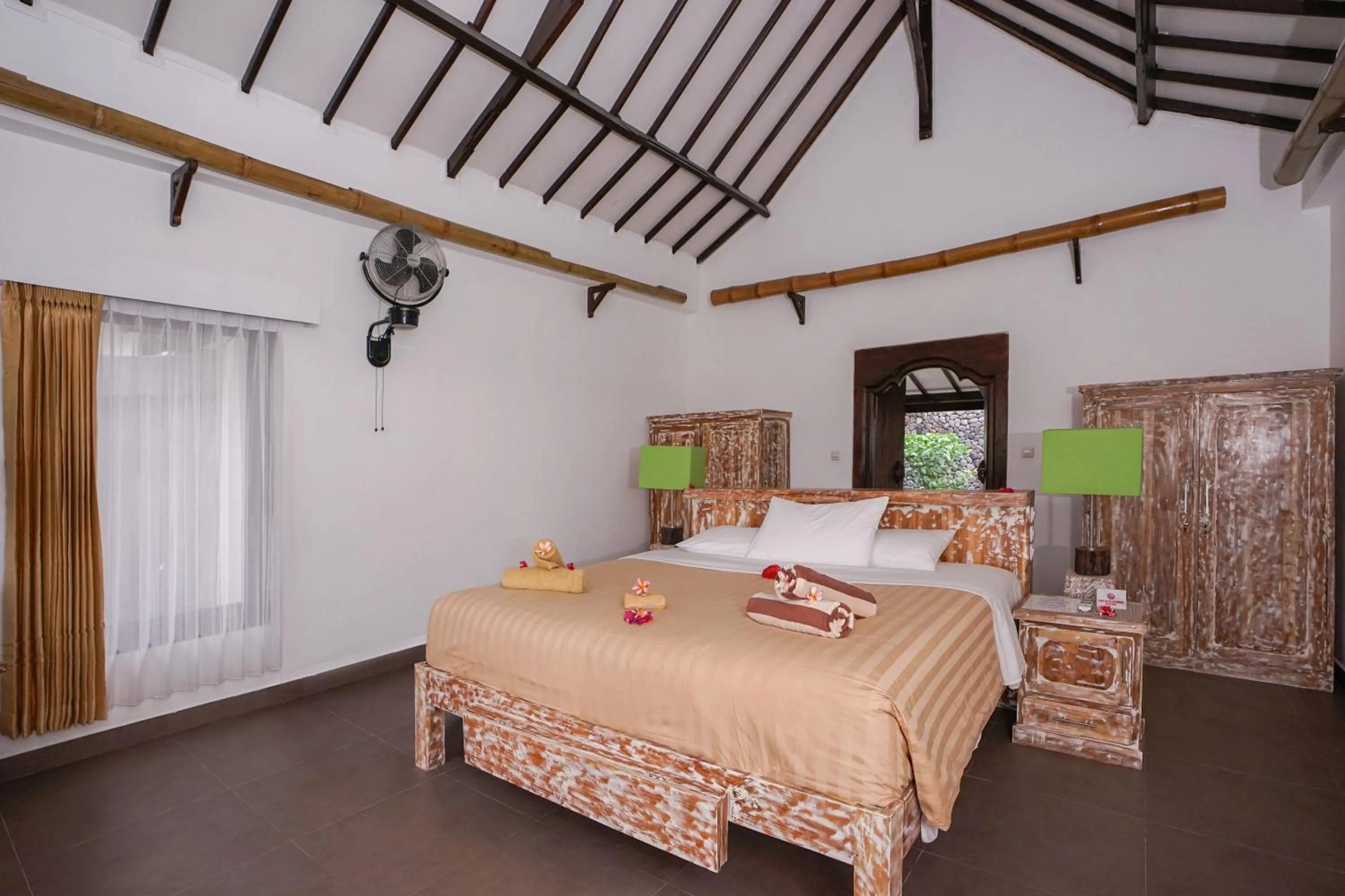 Bed in Rinjani Lodge