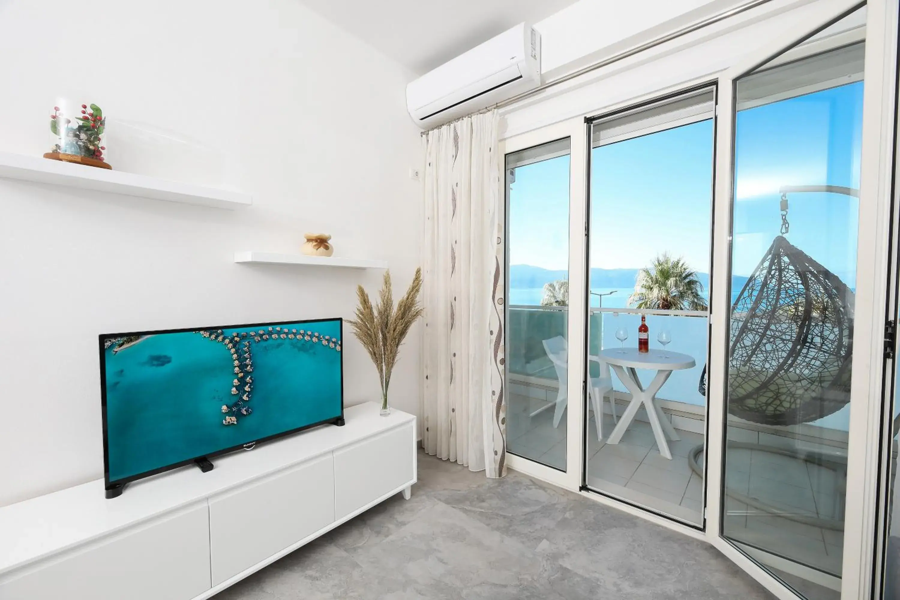 Apartment with Sea View in Jimi Apartments Apartment with Sea View in Jimi Apartments