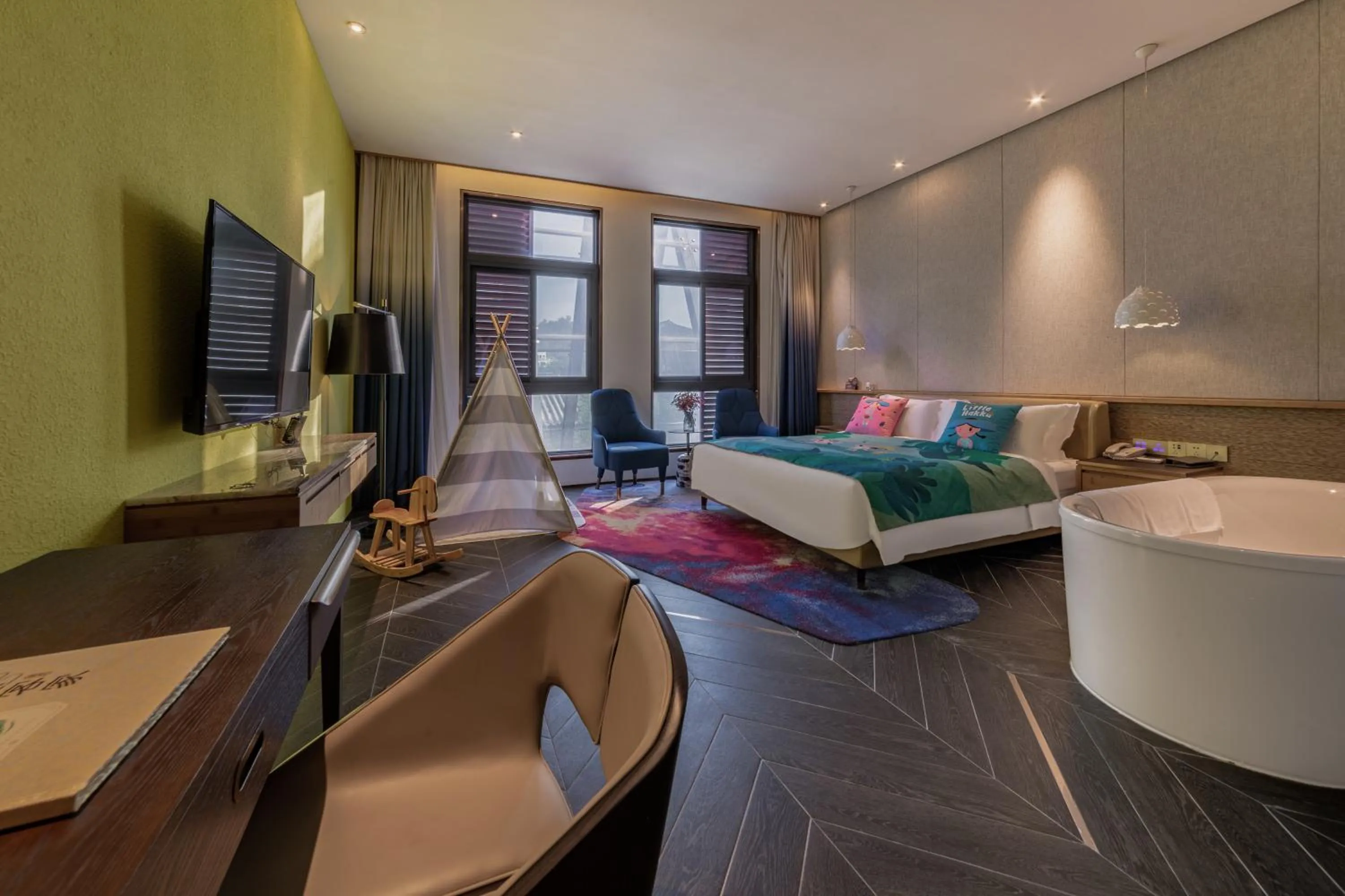 Seating area in Nanxianglou Art Hotel