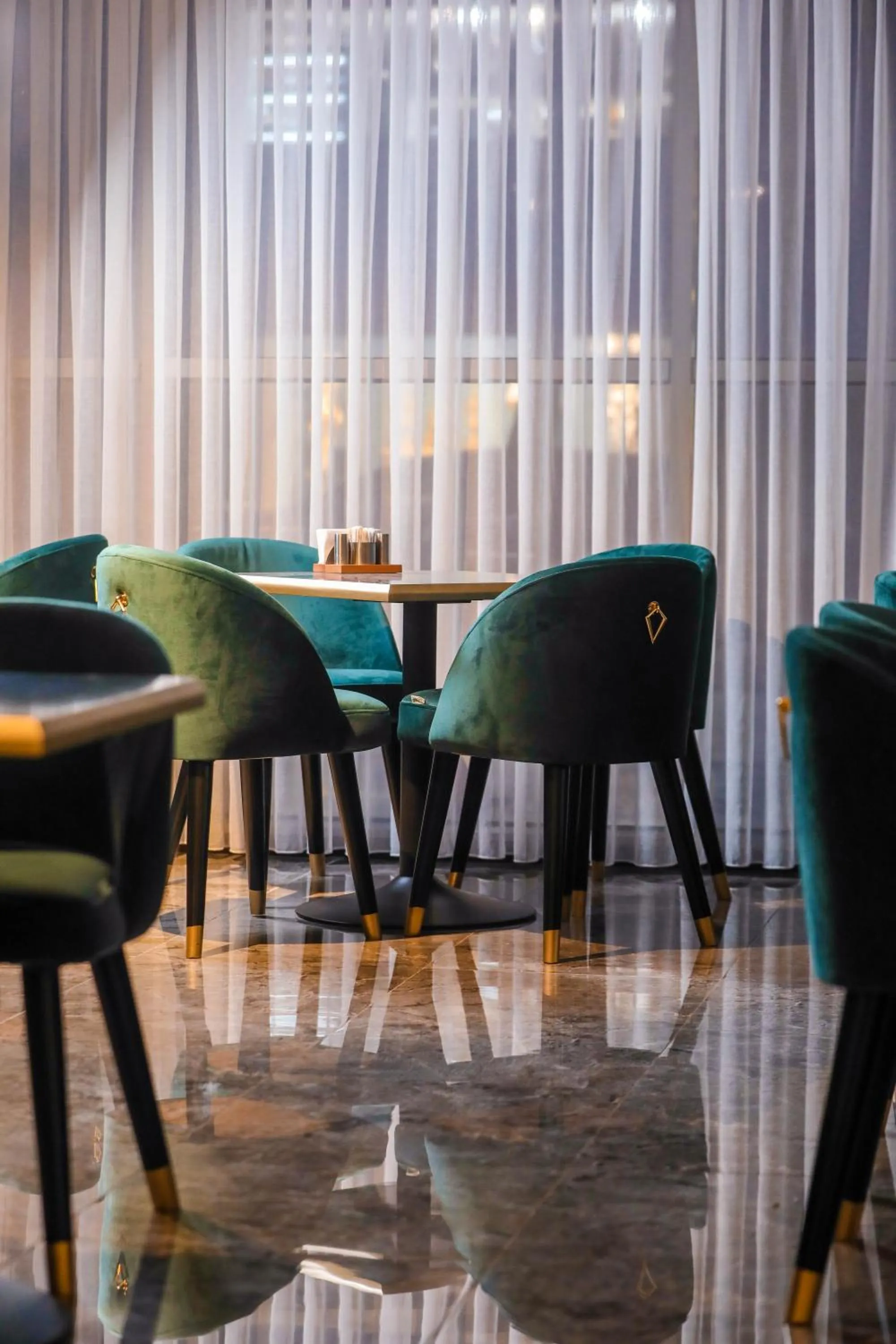 Restaurant/places to eat in Arium Hotel Baku