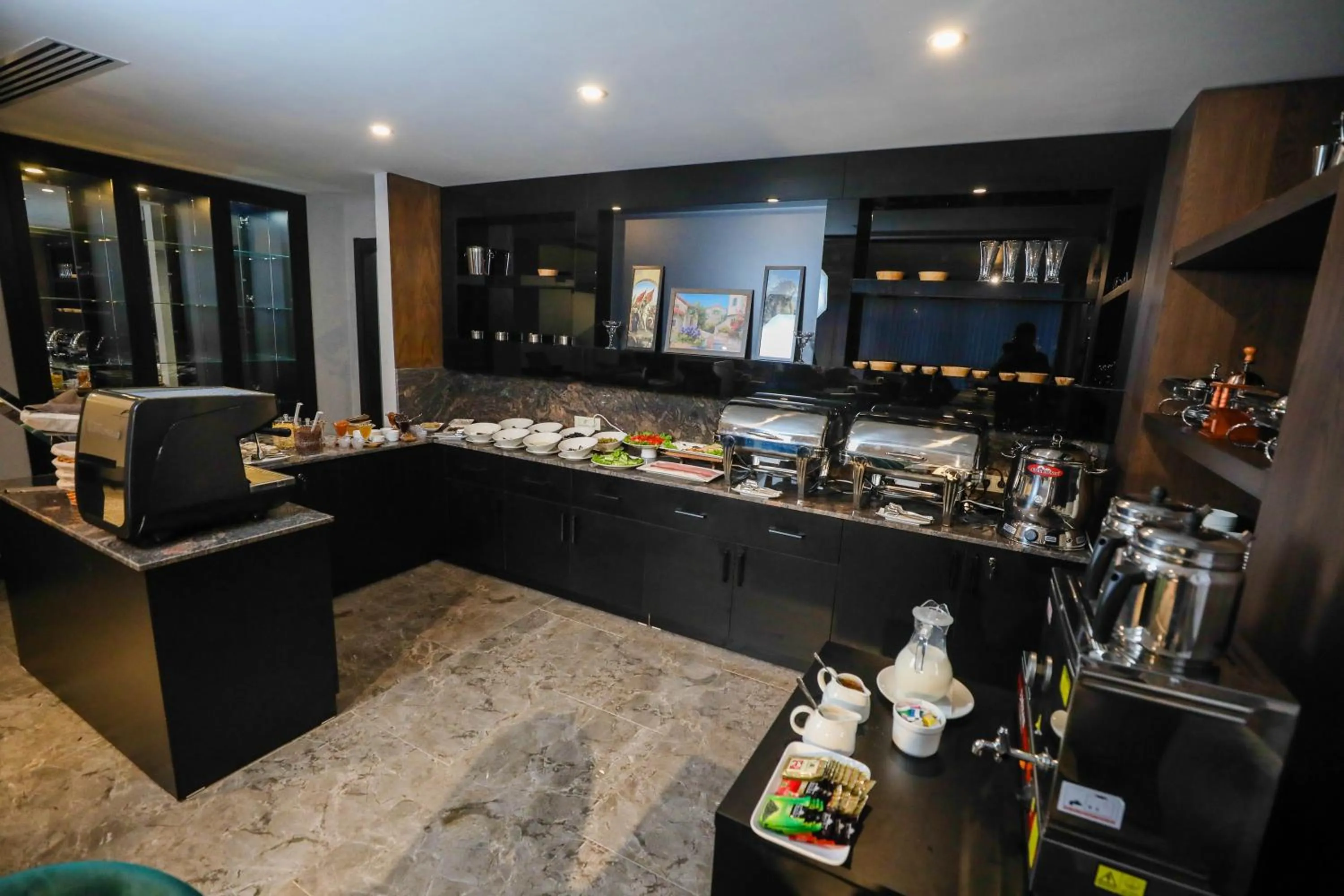 Restaurant/places to eat in Arium Hotel Baku