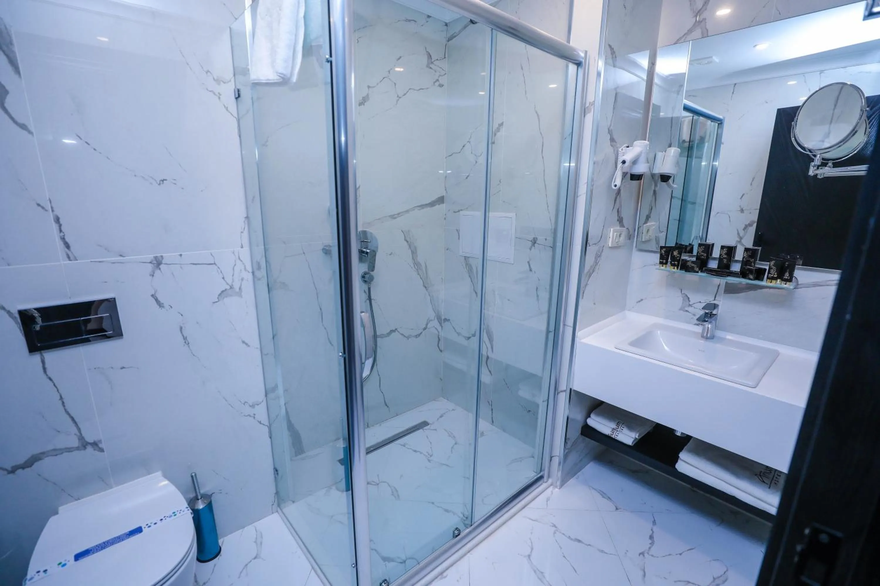 Shower in Arium Hotel Baku