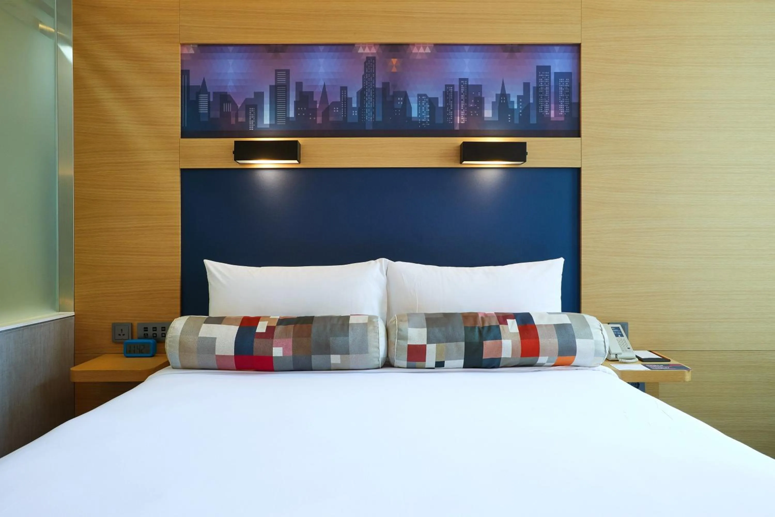 Photo of the whole room, Bed in Aloft Seoul Gangnam