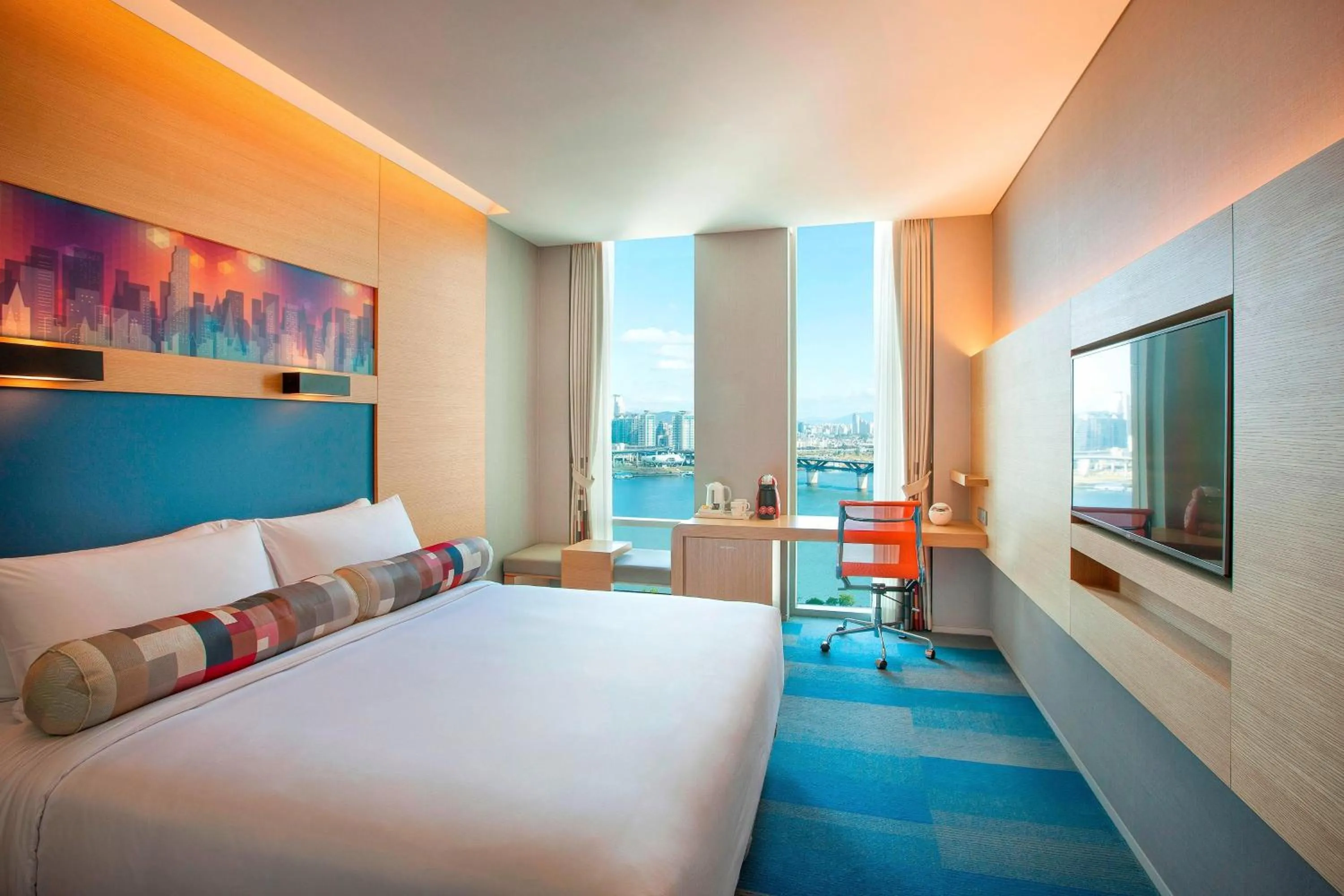Photo of the whole room, Bed in Aloft Seoul Gangnam