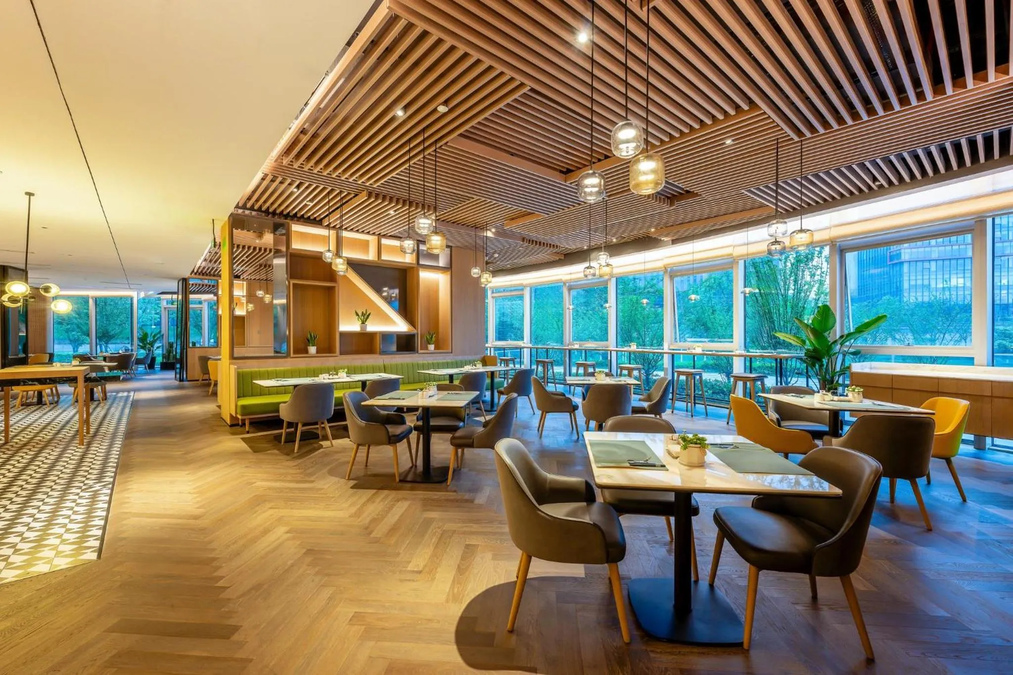 Restaurant/places to eat in Holiday Inn Chongqing Data Valley by IHG