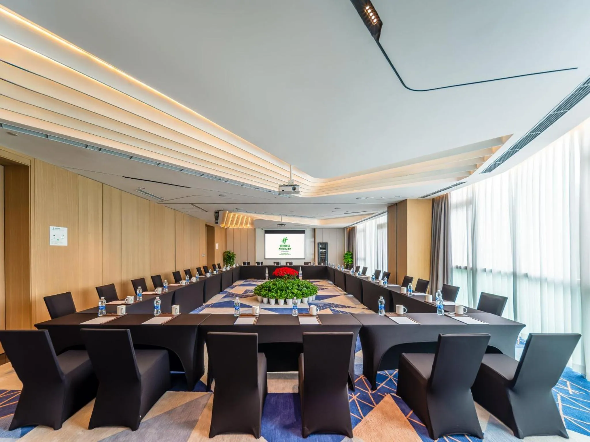 Meeting/conference room in Holiday Inn Chongqing Data Valley by IHG