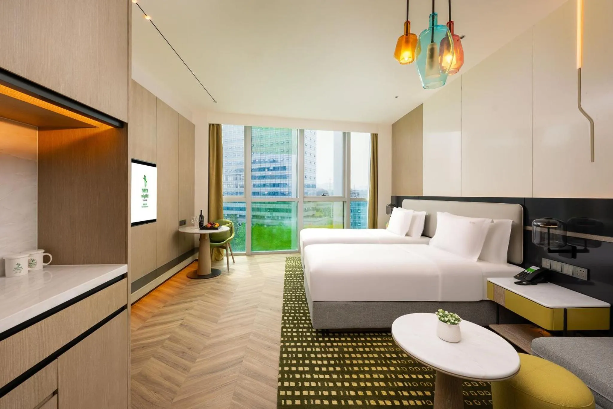 Photo of the whole room, Bed in Holiday Inn Chongqing Data Valley by IHG