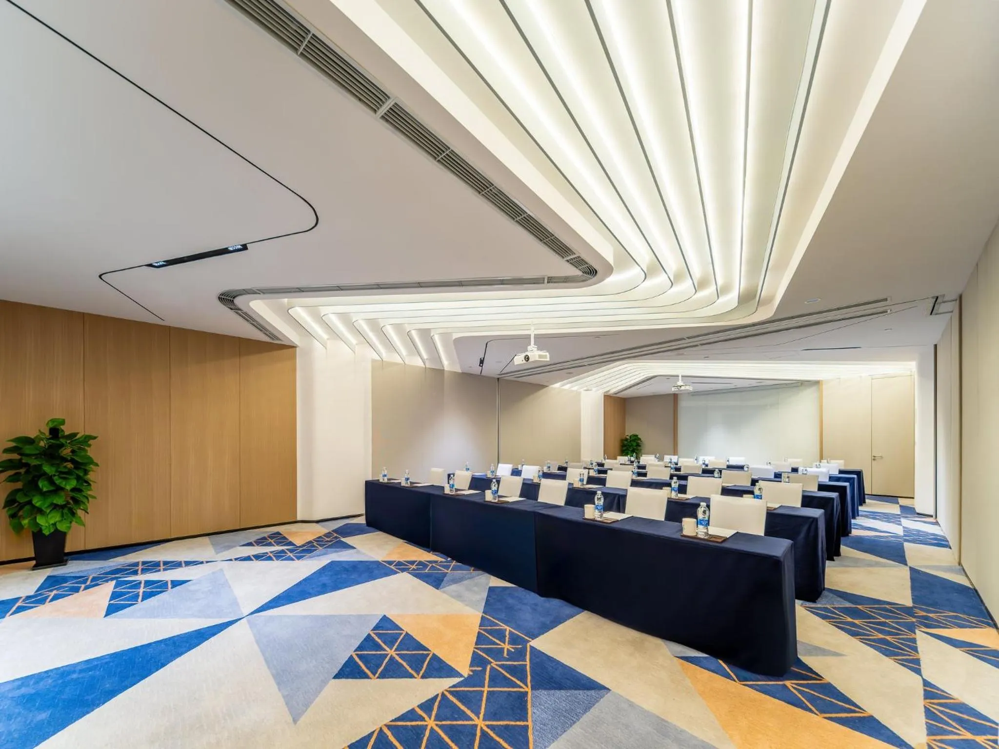 Meeting/conference room in Holiday Inn Chongqing Data Valley by IHG