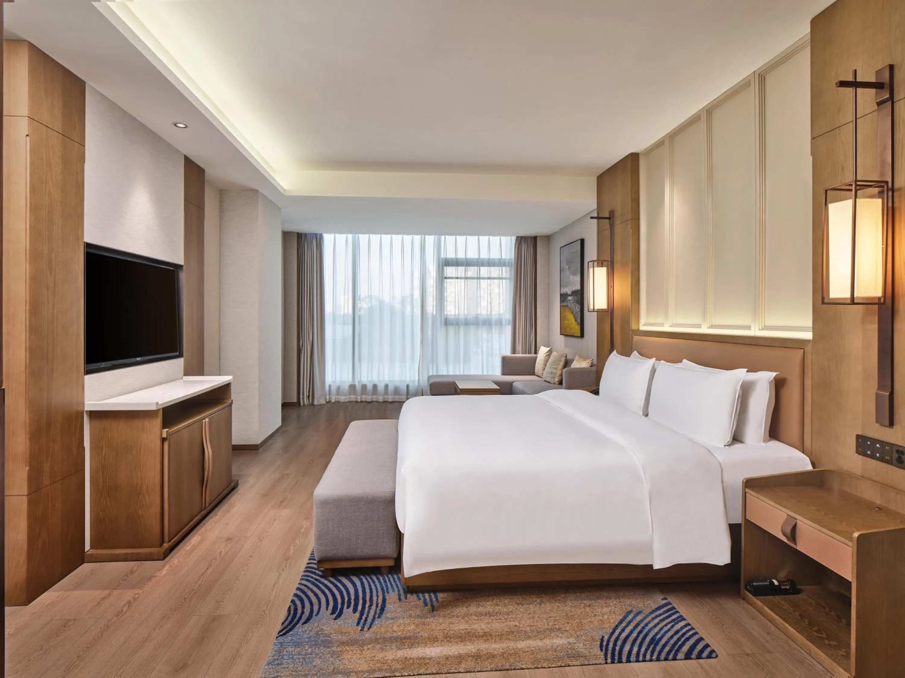 Bed in Crowne Plaza Chengdu Wuhou by IHG