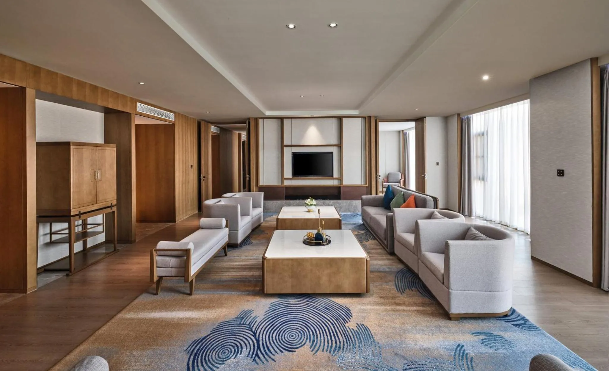 Photo of the whole room, Bed in Crowne Plaza Chengdu Wuhou by IHG