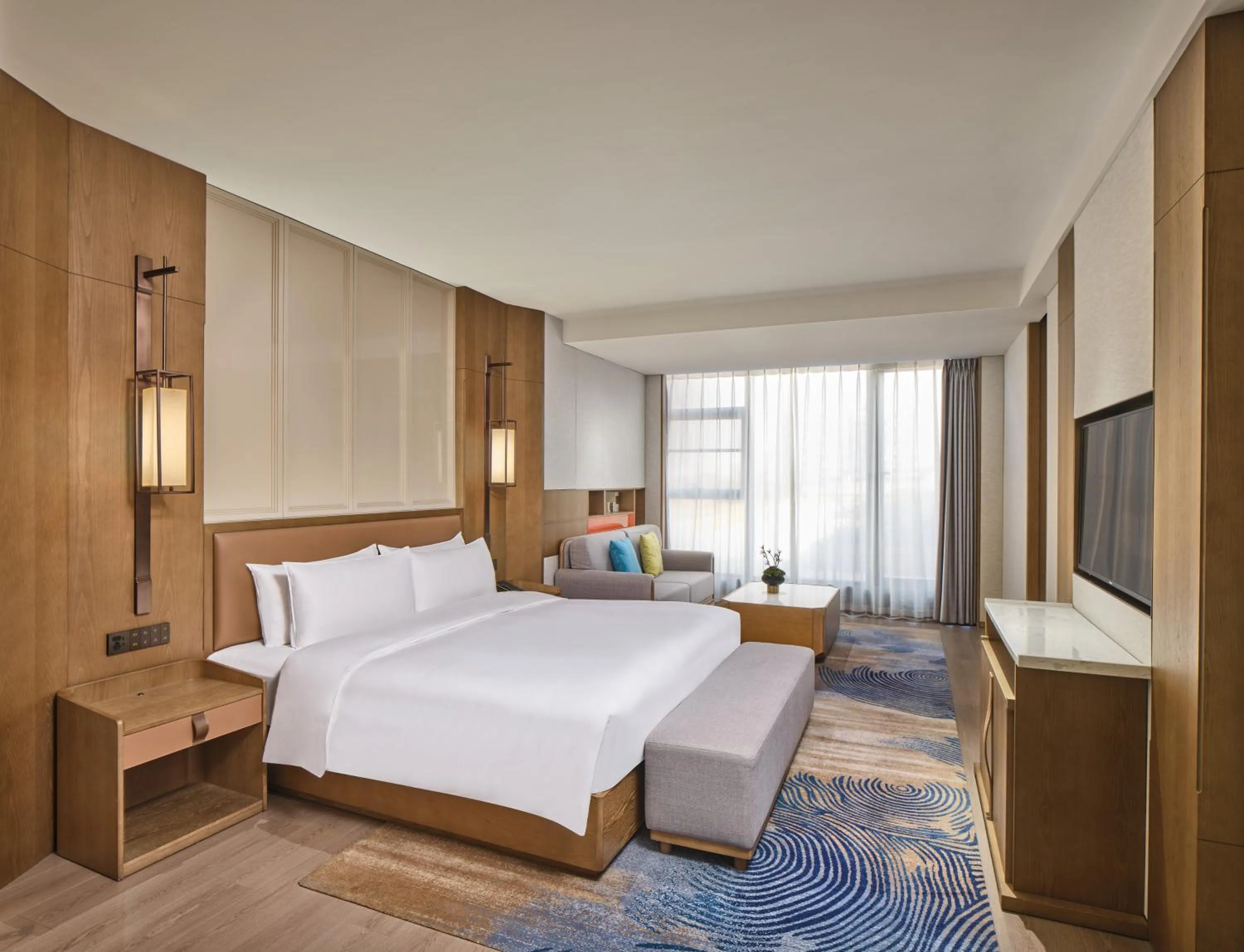 Photo of the whole room, Bed in Crowne Plaza Chengdu Wuhou by IHG