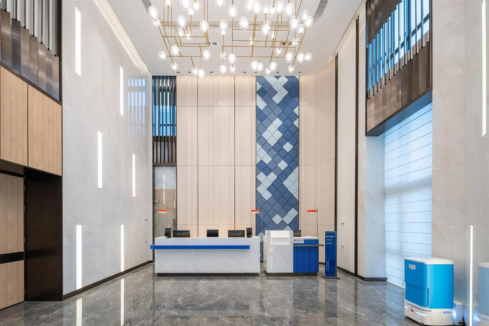 Property building in Holiday Inn Express Guangzhou Panyu Dashi by IHG